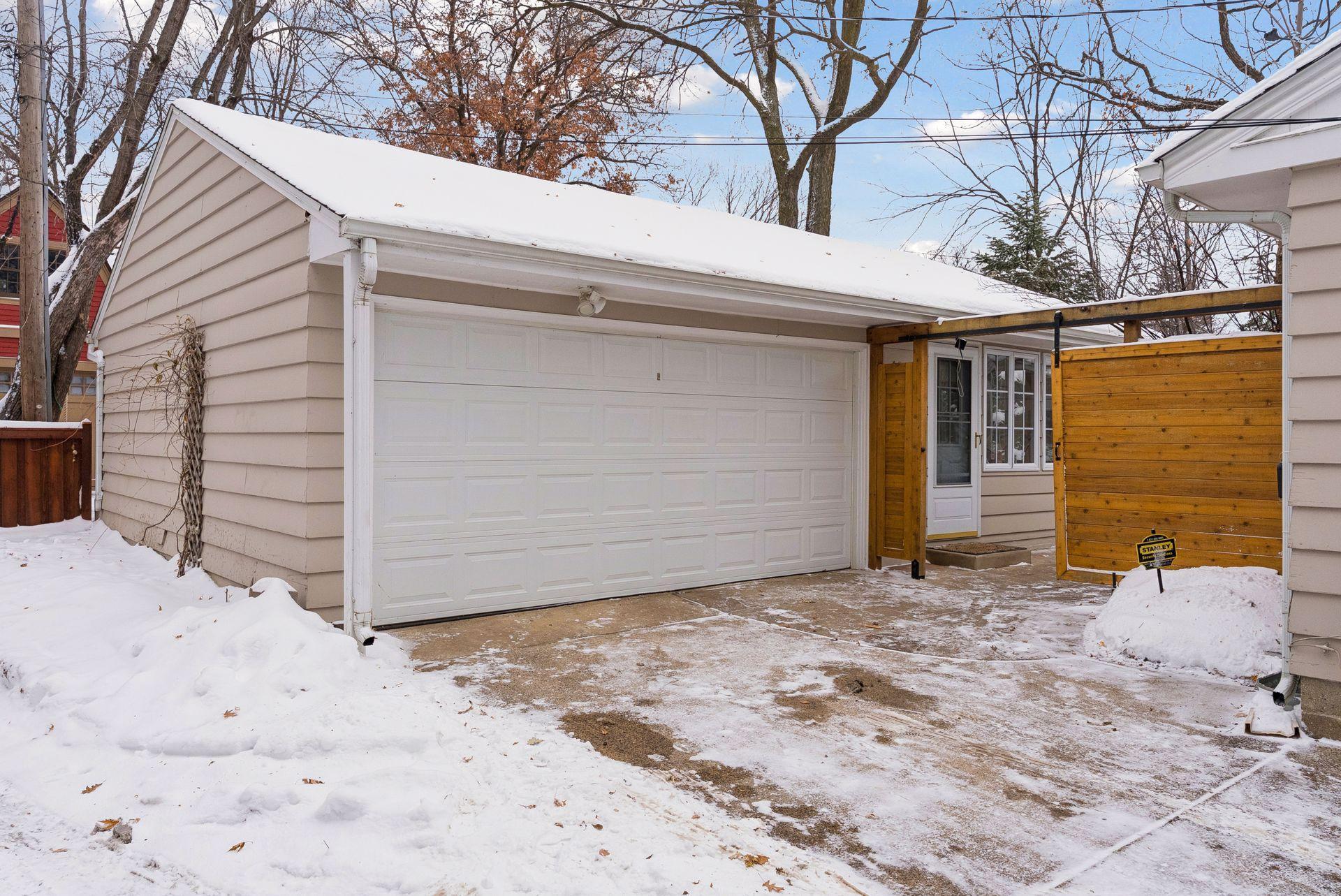 4012 Linden Hills Boulevard