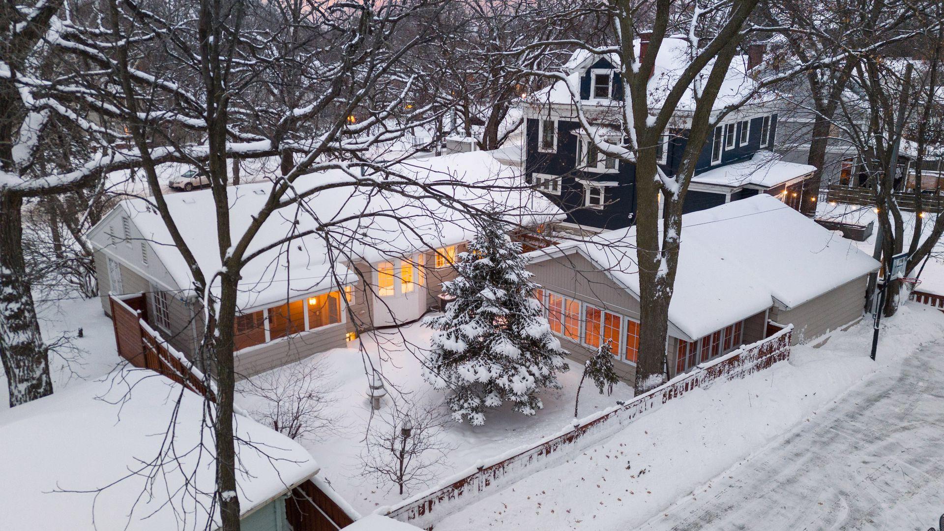 4012 Linden Hills Boulevard