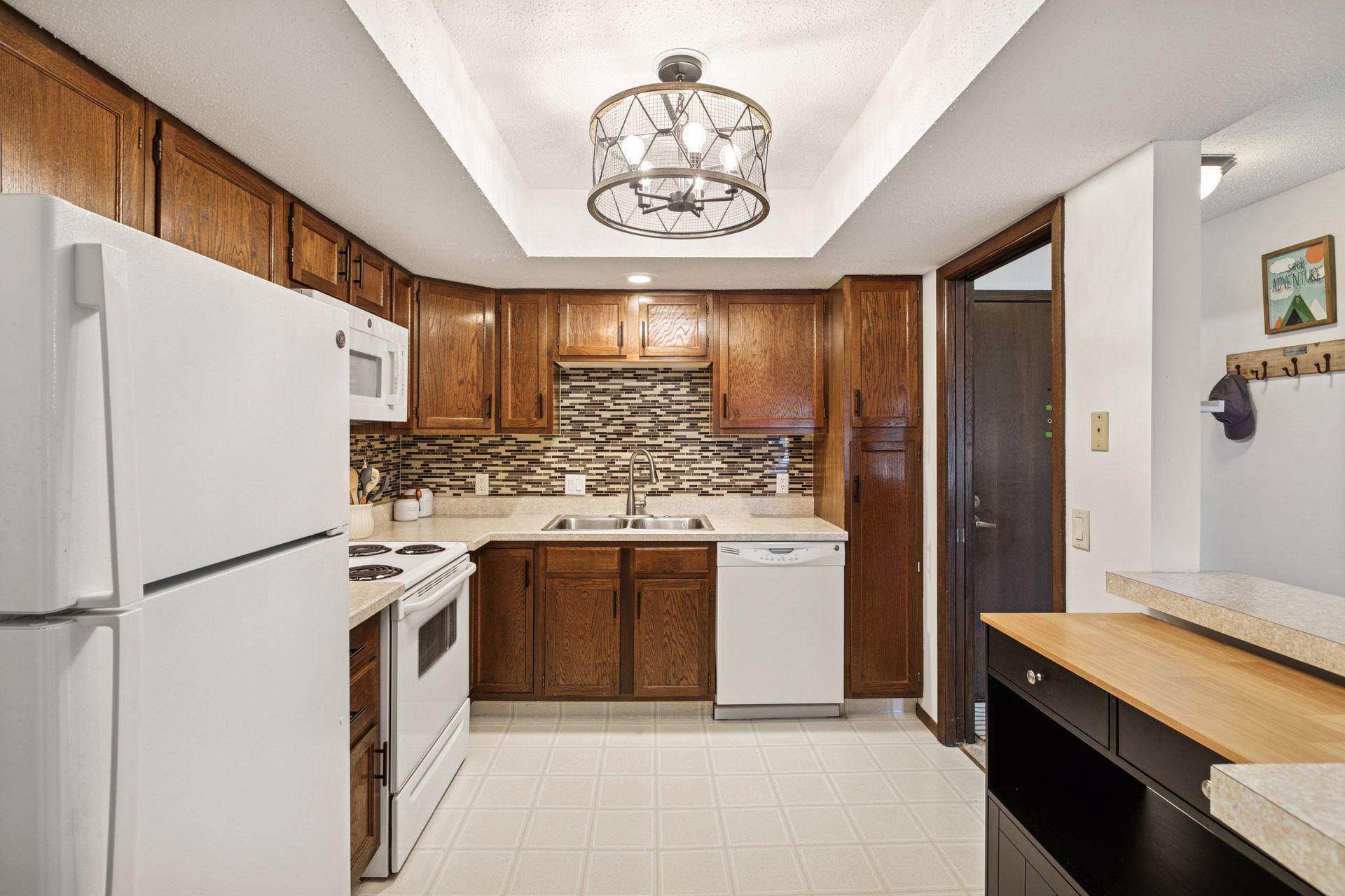 4710 58th Avenue N Unit: 201