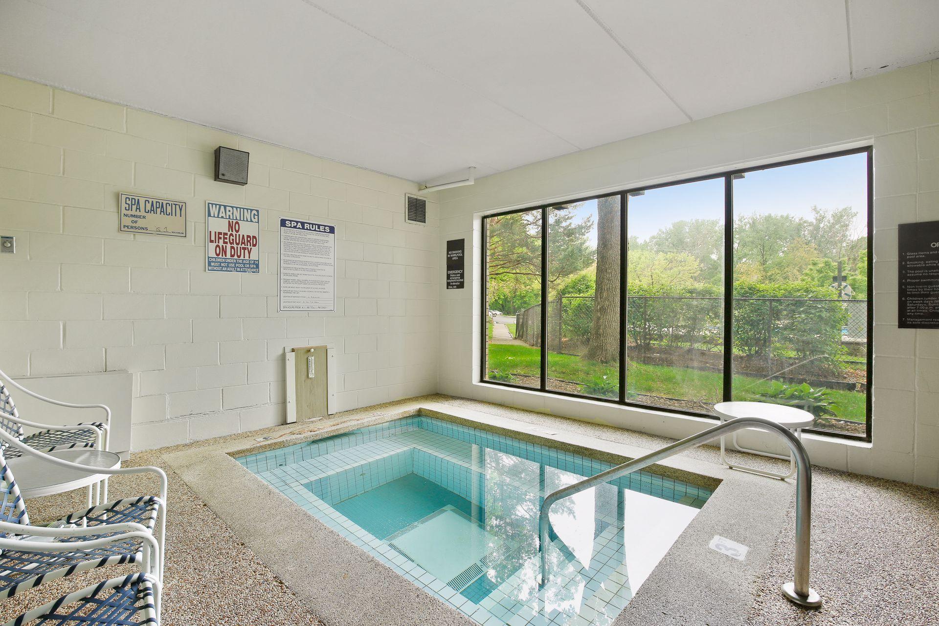 4710 58th Avenue N Unit: 201