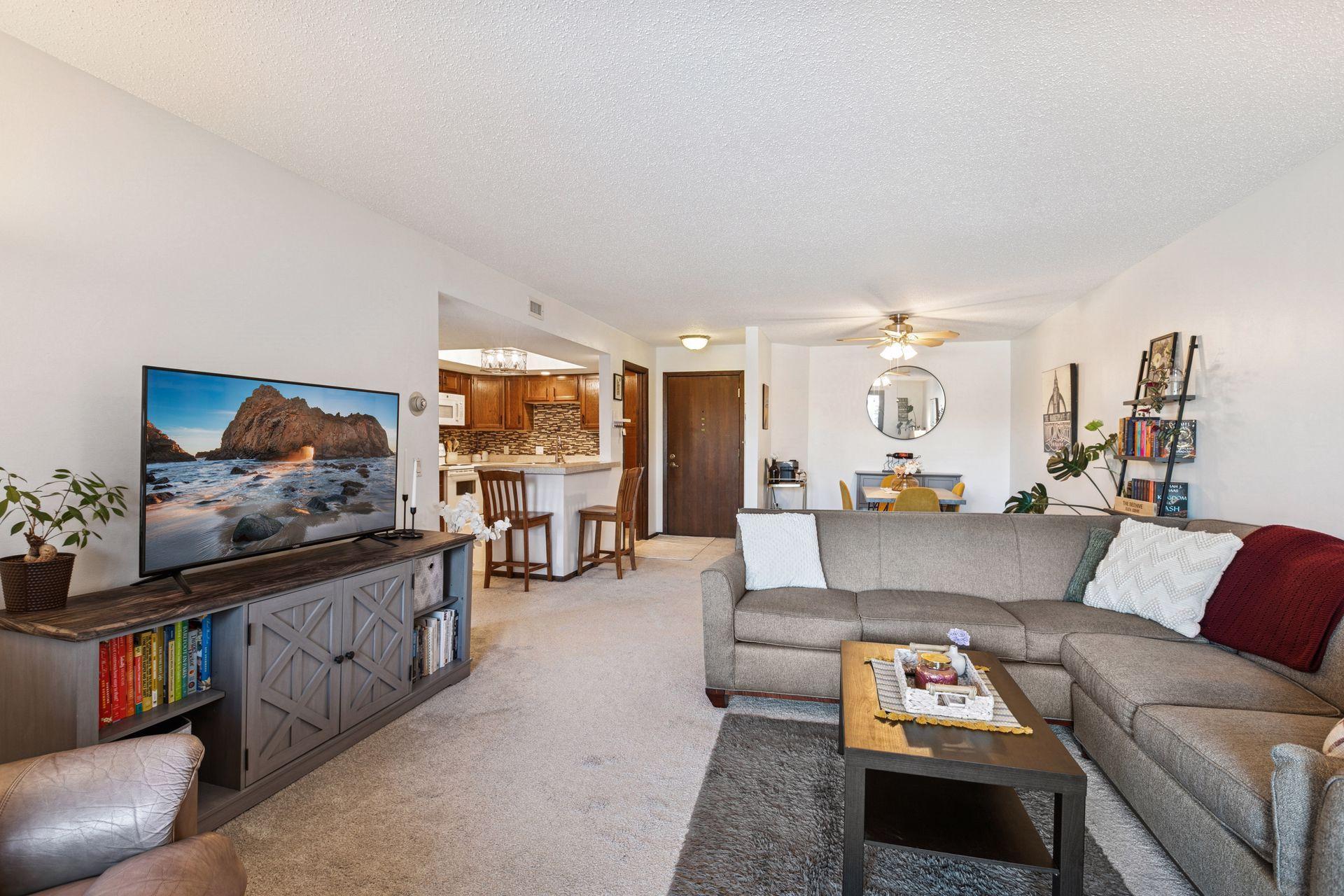 4710 58th Avenue N Unit: 201