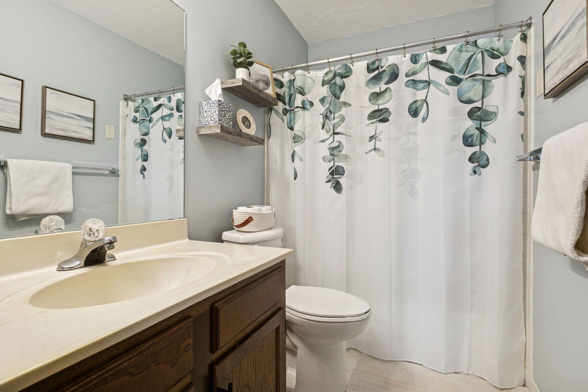 4710 58th Avenue N Unit: 201