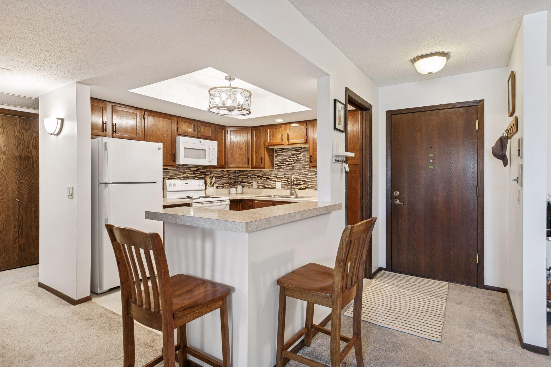 4710 58th Avenue N Unit: 201