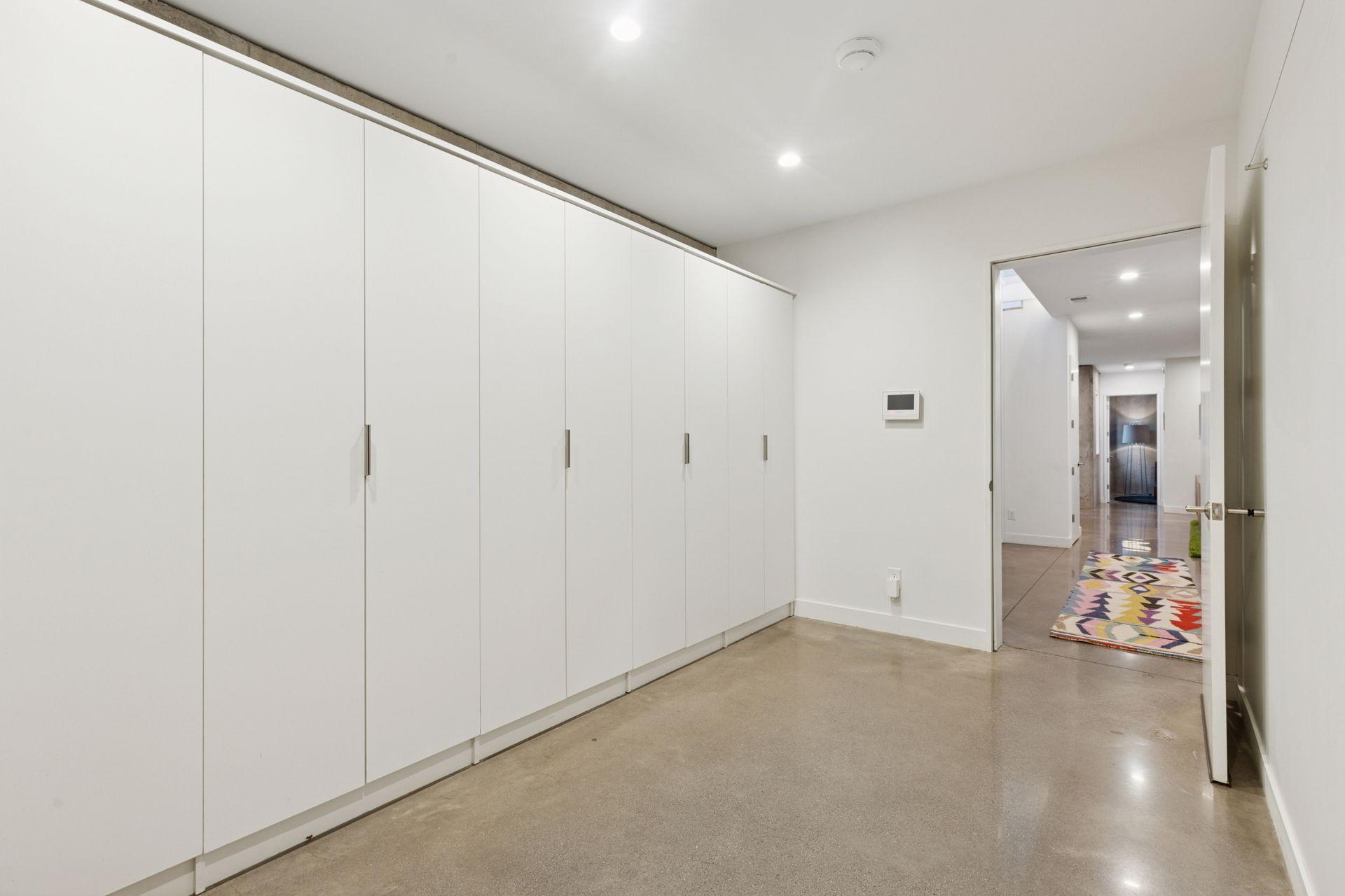 4043 Abbott Avenue S