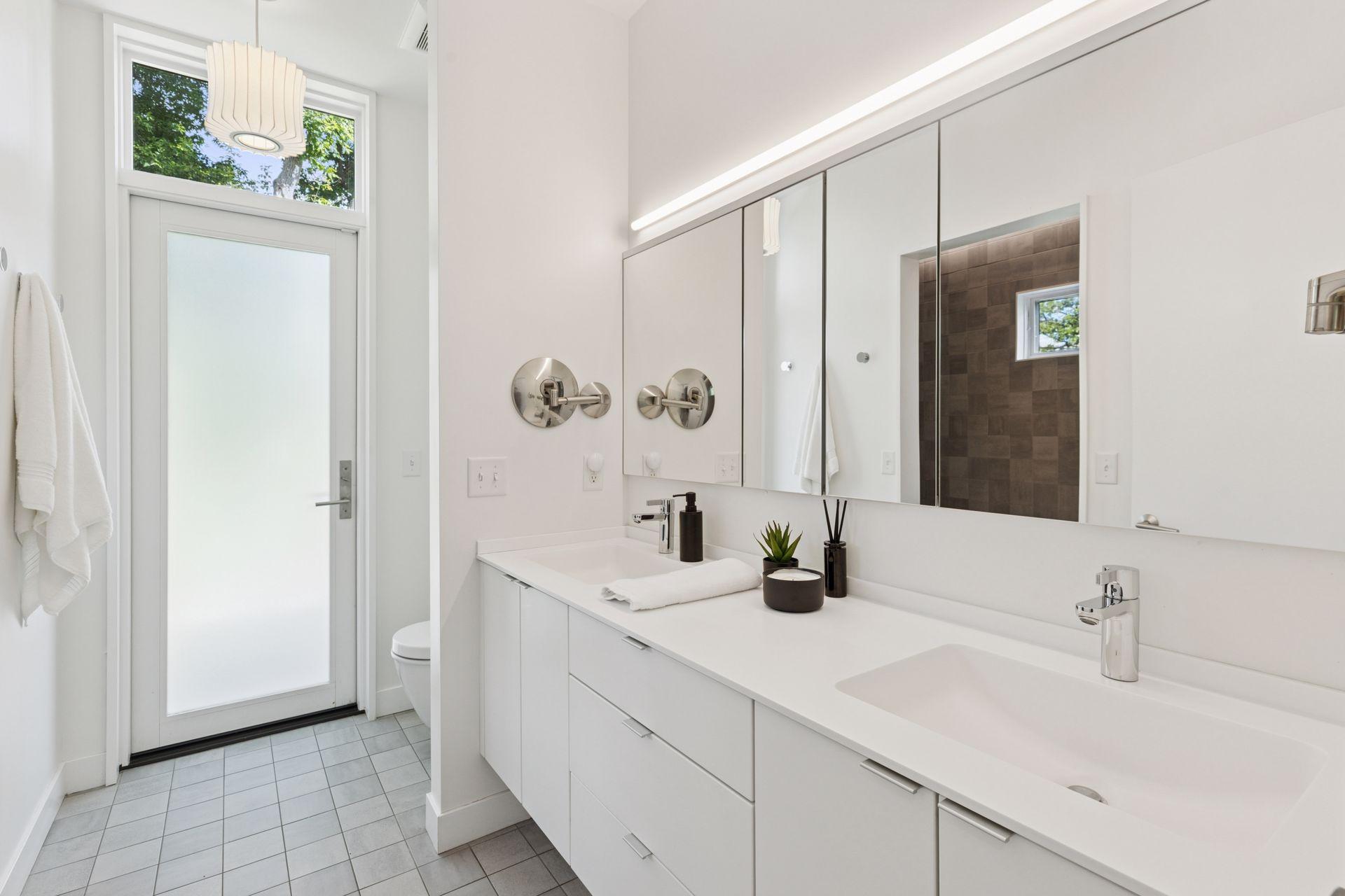 4043 Abbott Avenue S