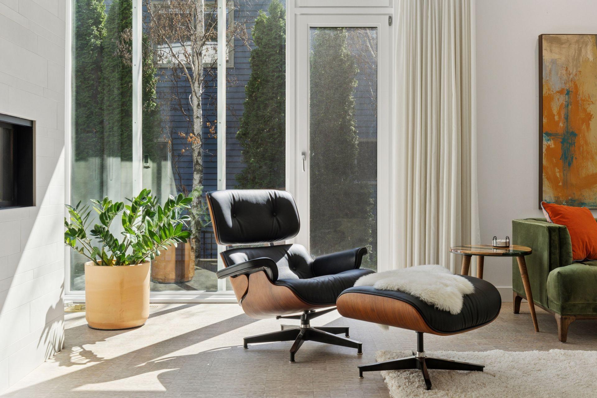 4043 Abbott Avenue S