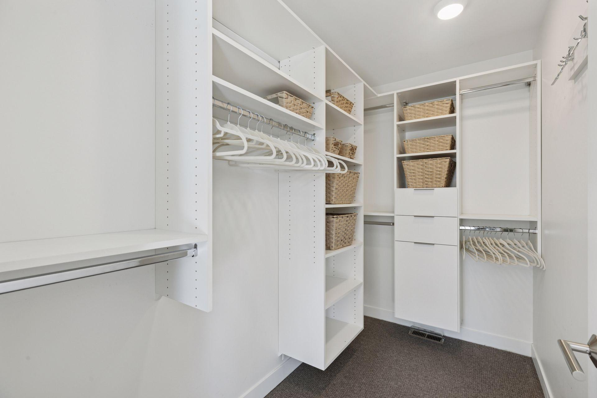 4043 Abbott Avenue S