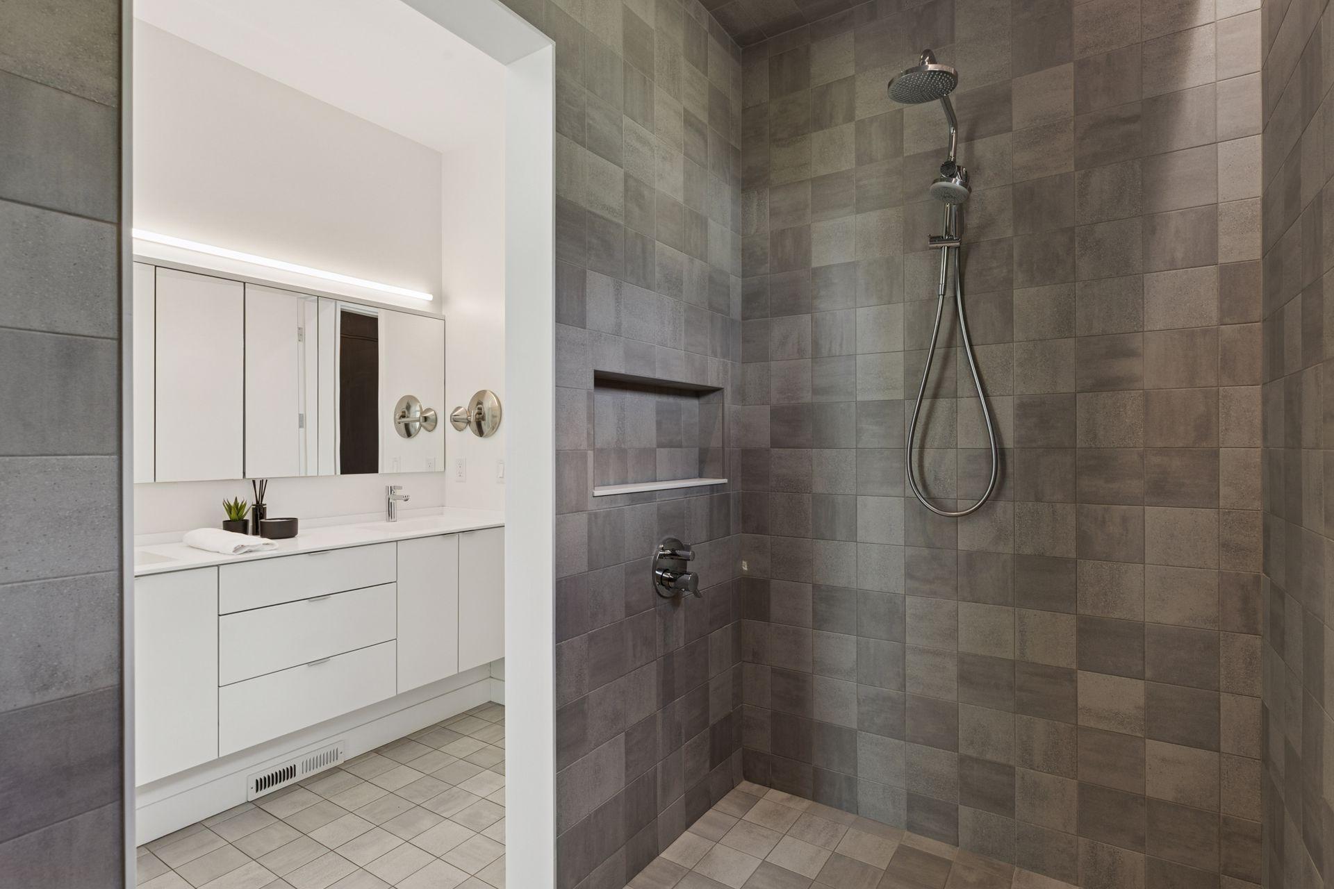 4043 Abbott Avenue S