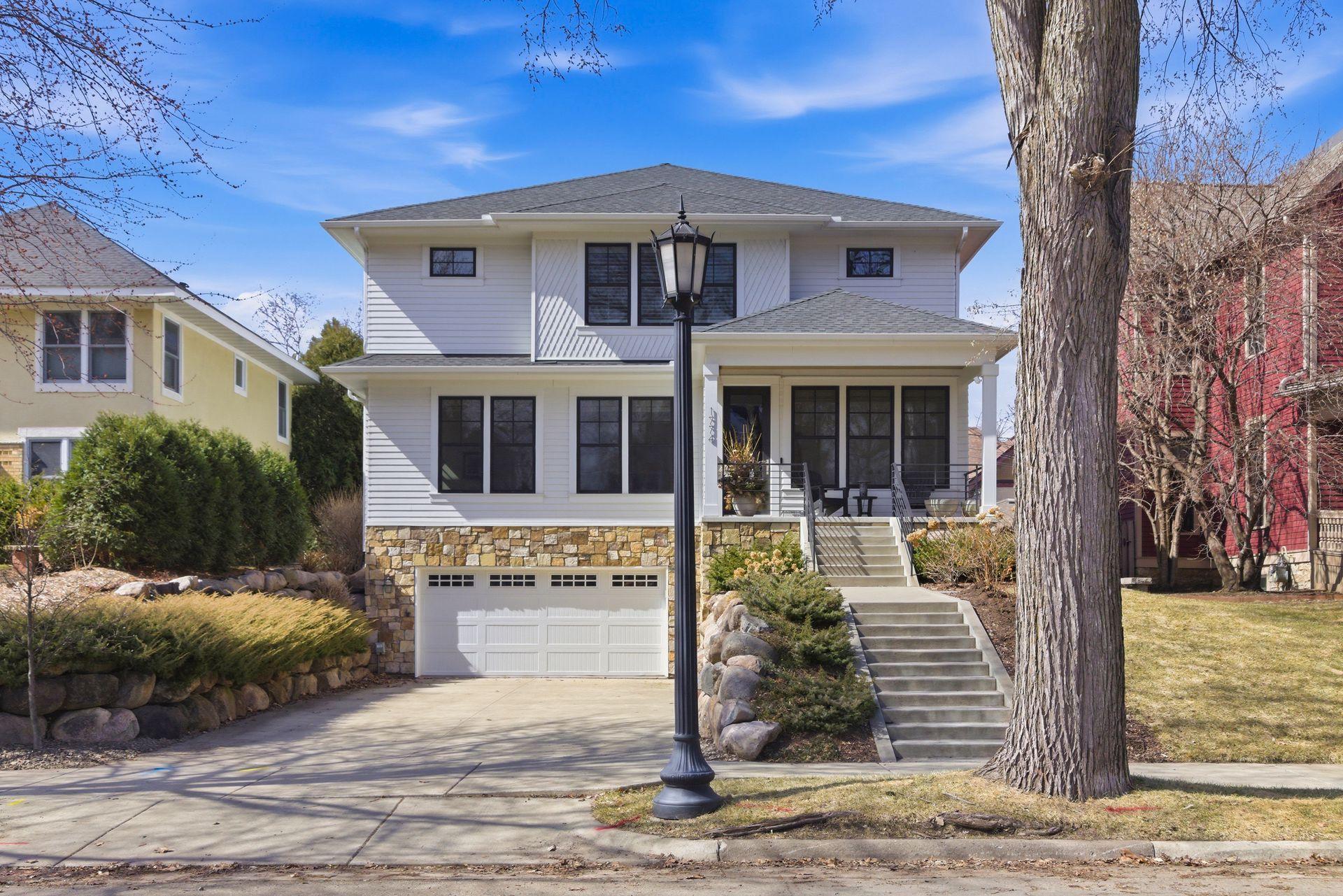 1774 Girard Avenue S