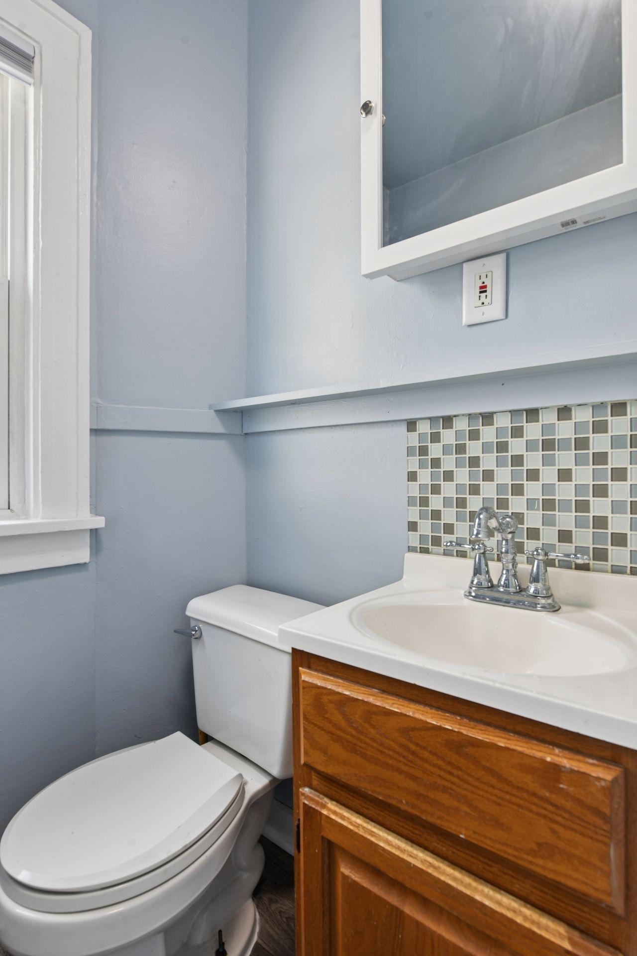 2630 Dupont Avenue N