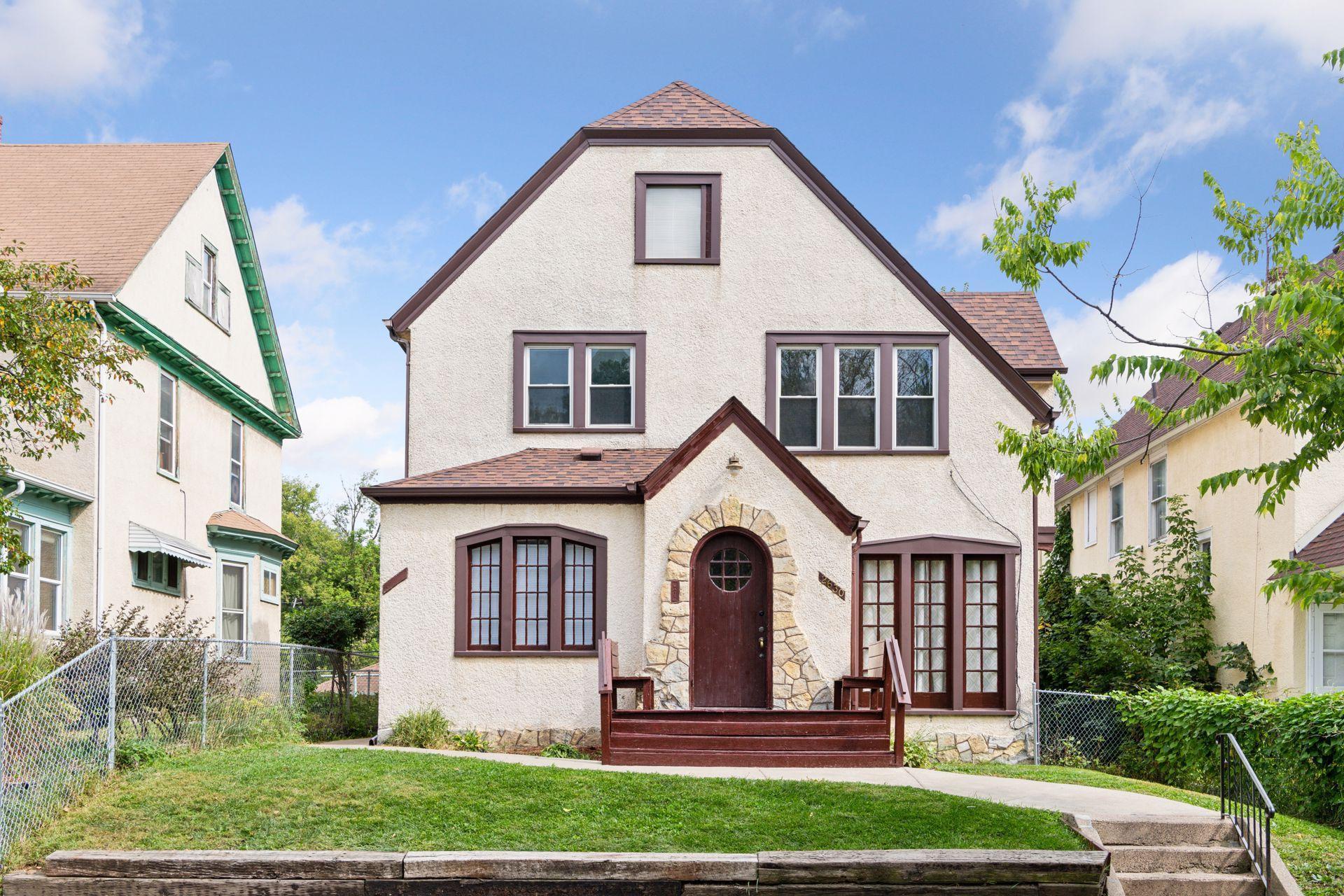 2630 Dupont Avenue N