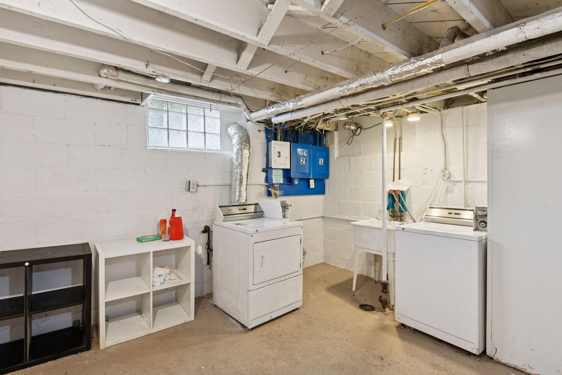 2630 Dupont Avenue N