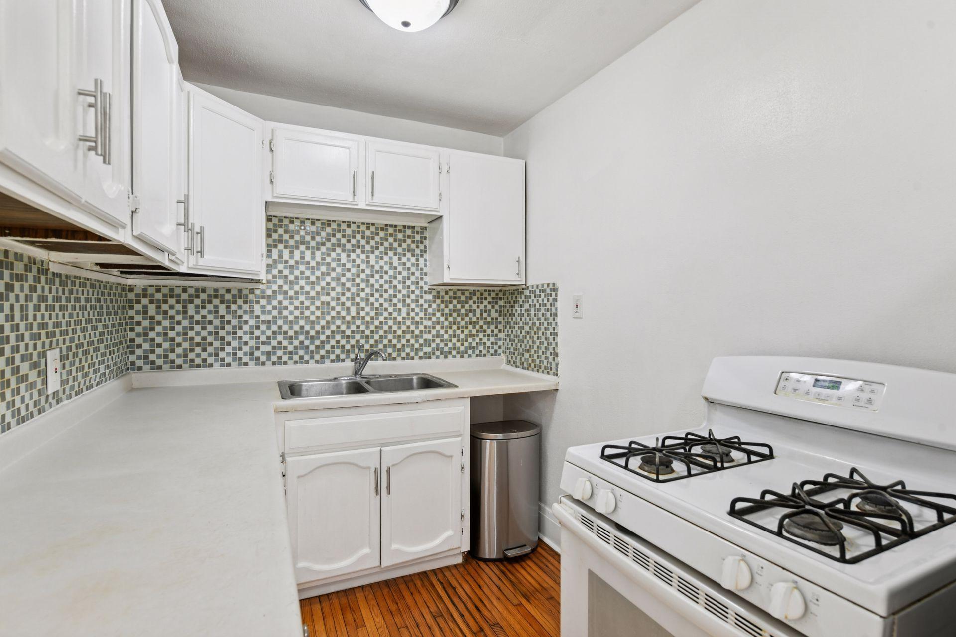 2630 Dupont Avenue N