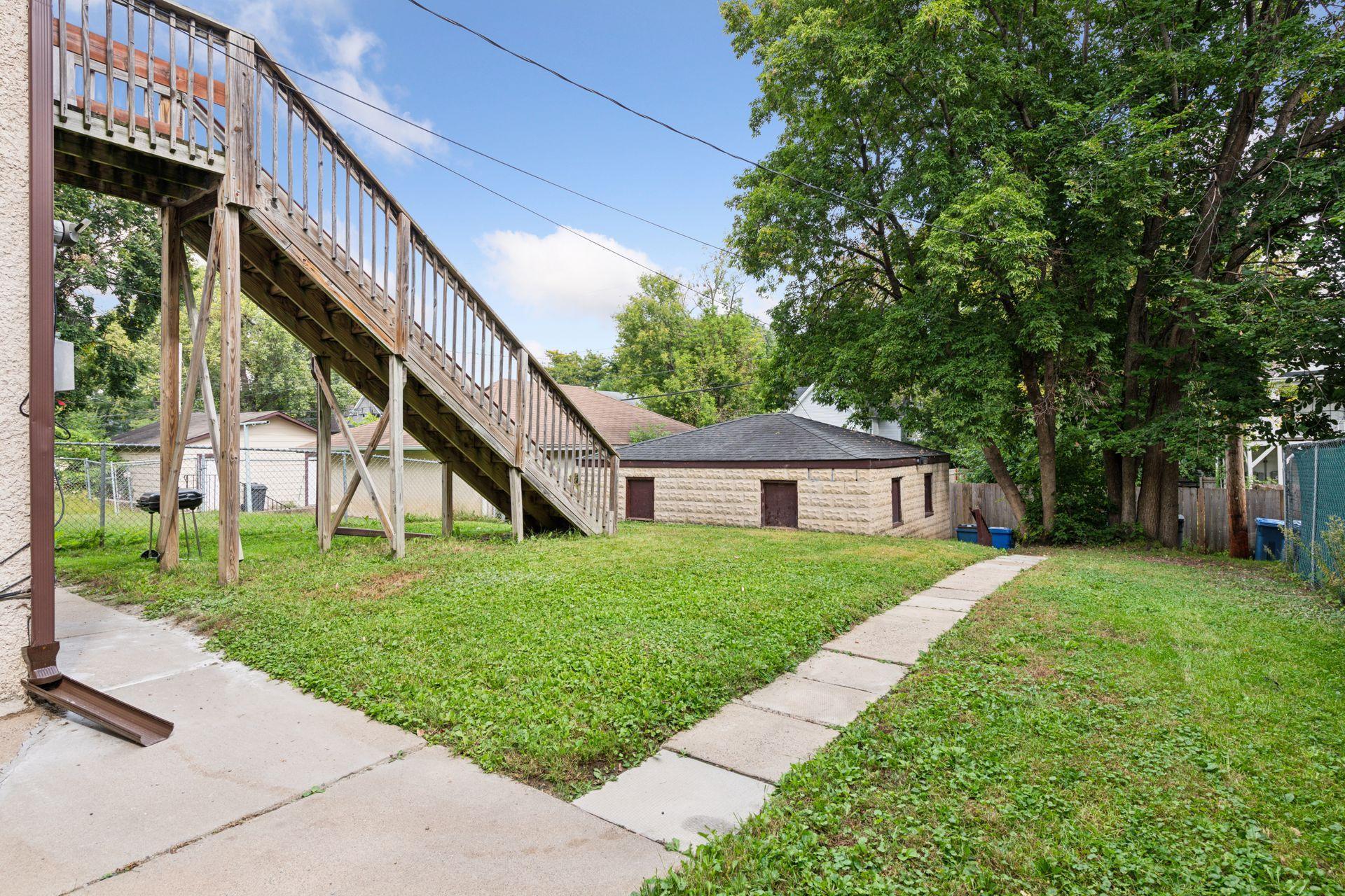 2630 Dupont Avenue N