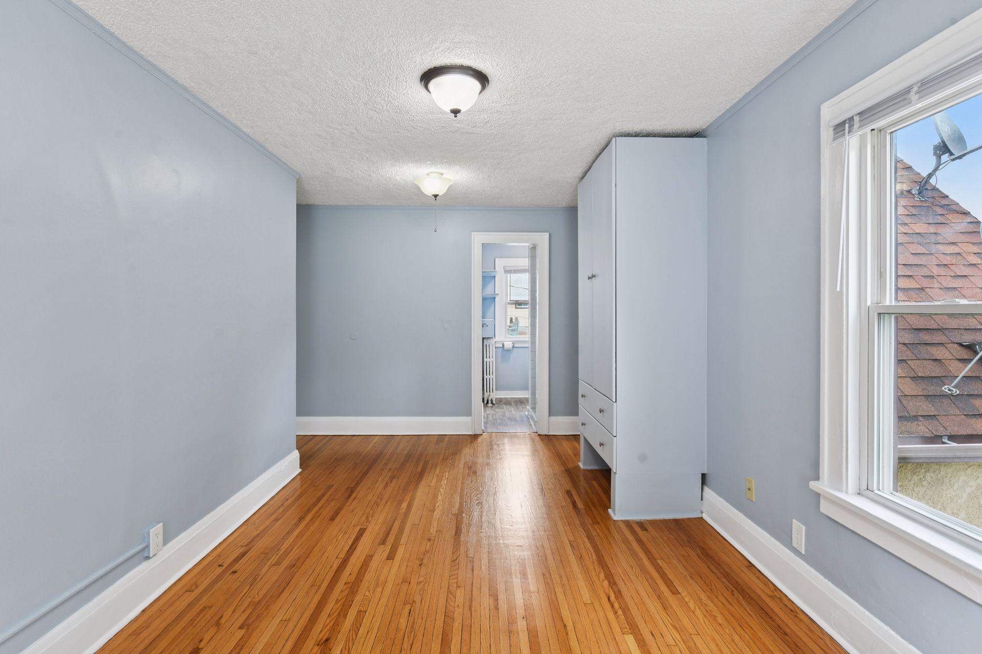 2630 Dupont Avenue N