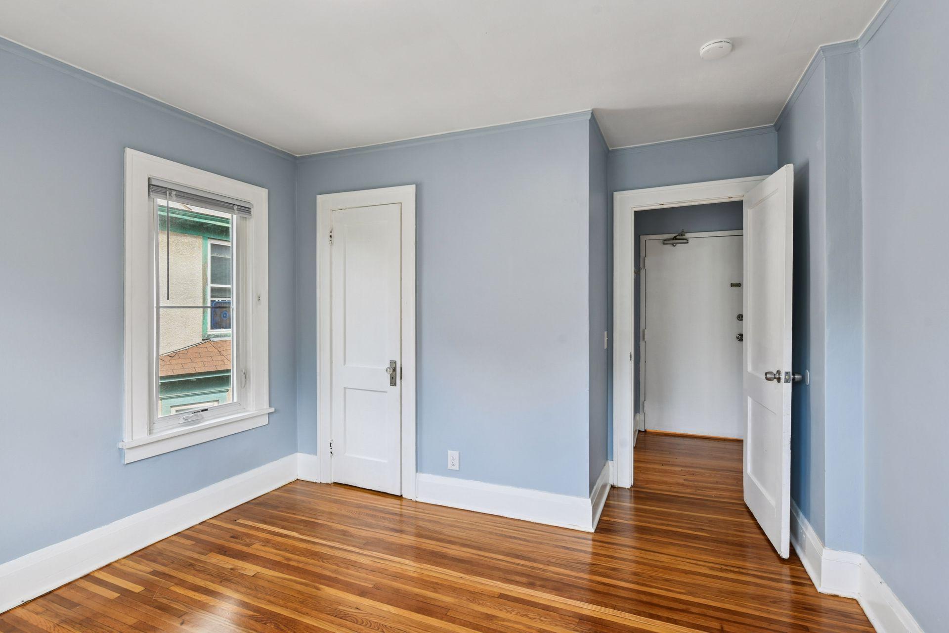 2630 Dupont Avenue N