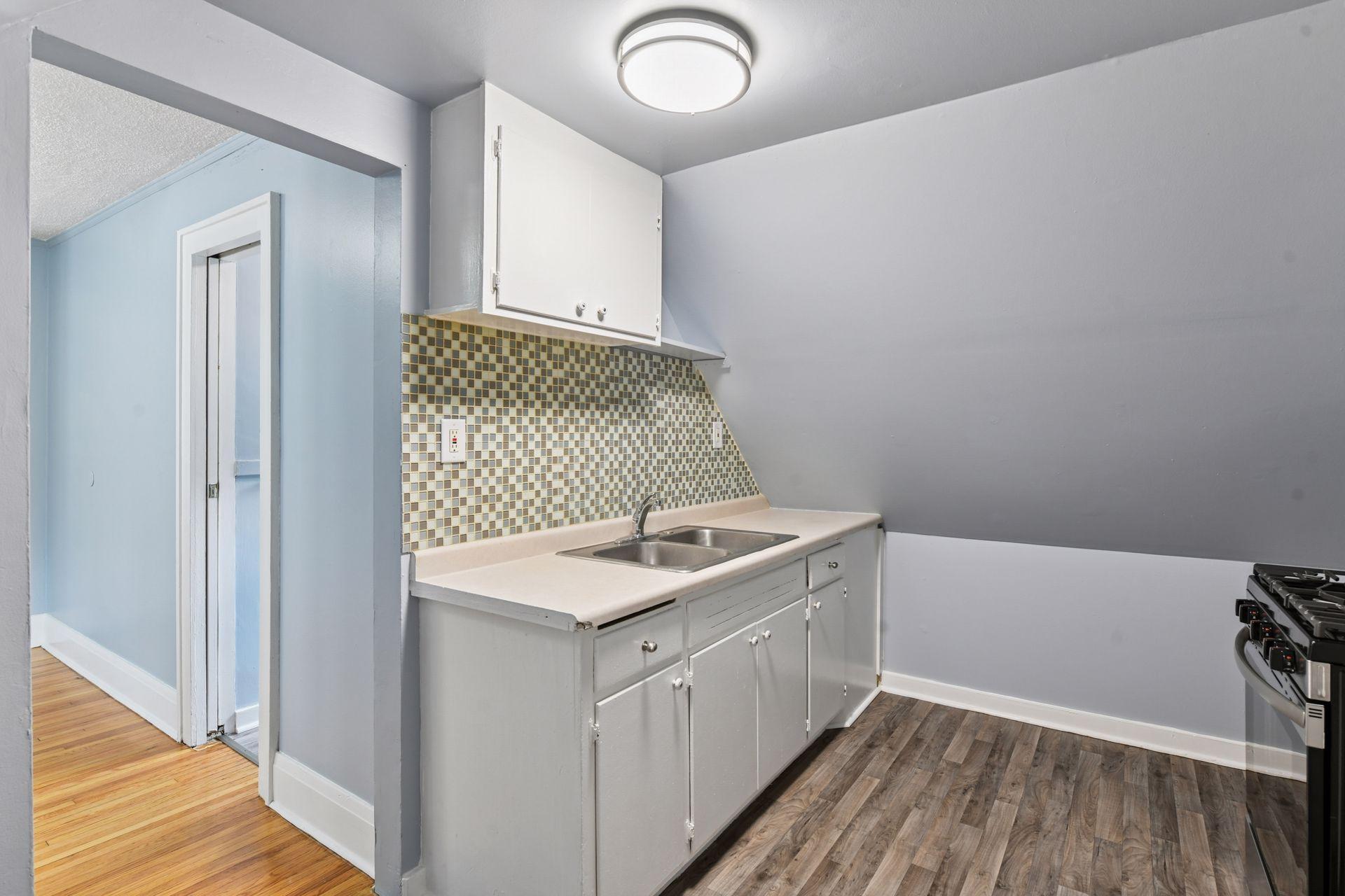 2630 Dupont Avenue N