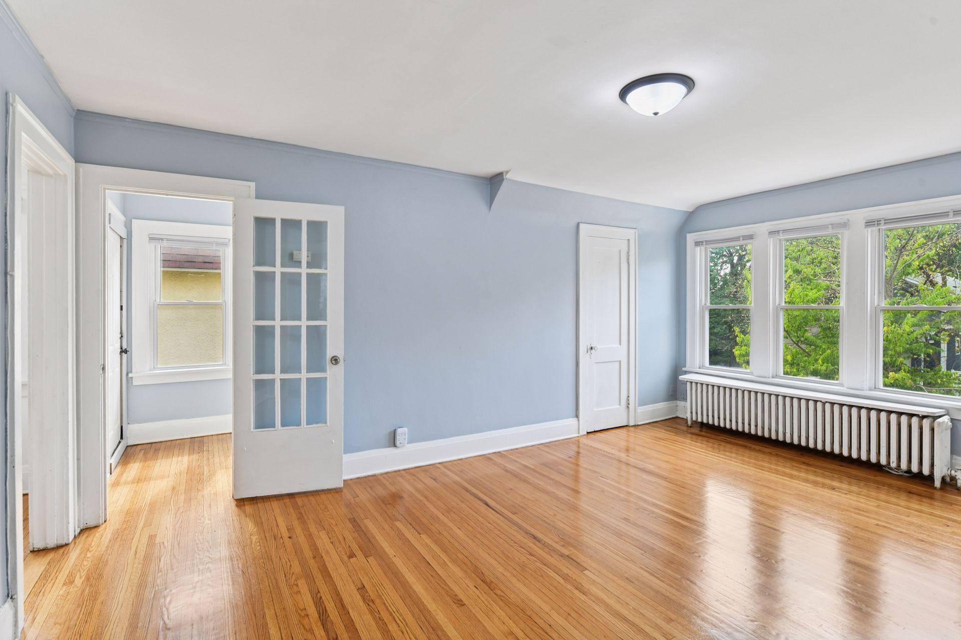 2630 Dupont Avenue N