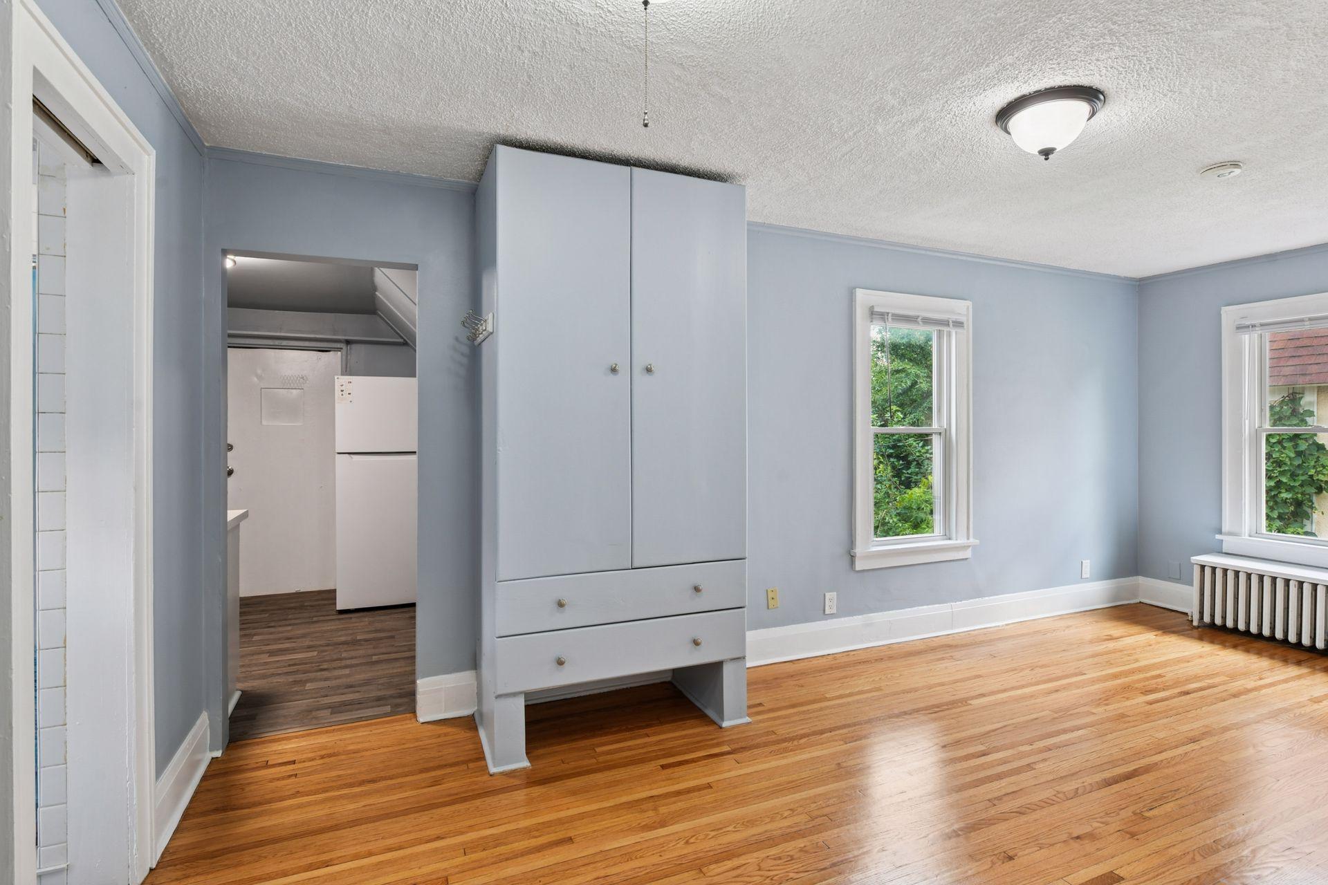 2630 Dupont Avenue N