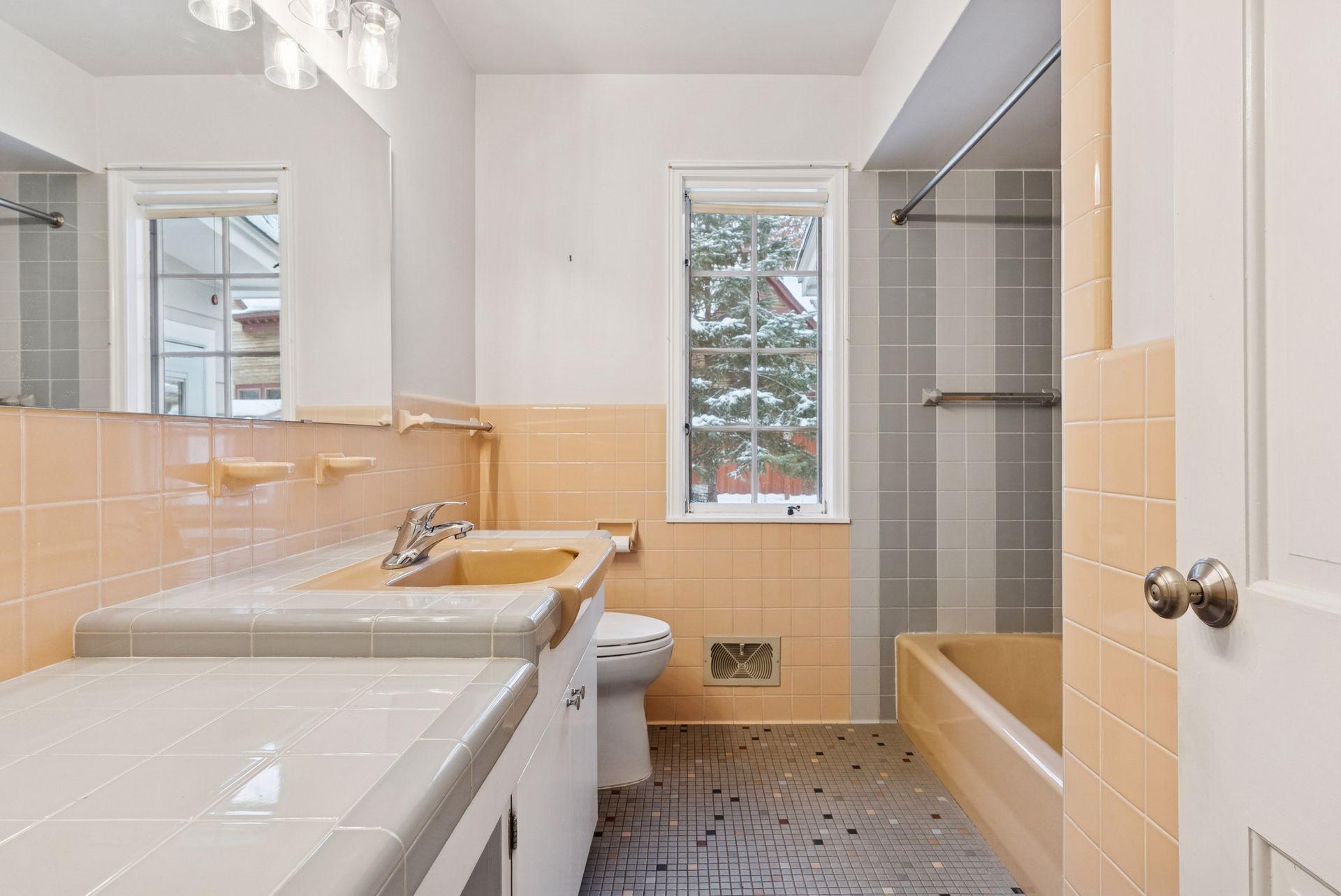 4012 Linden Hills Boulevard