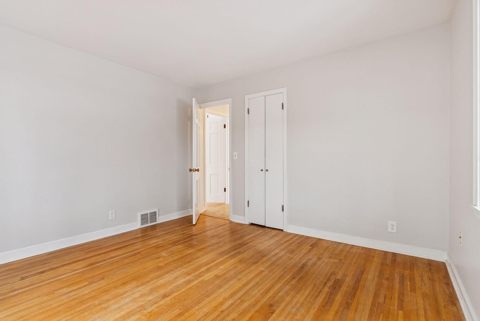 4012 Linden Hills Boulevard