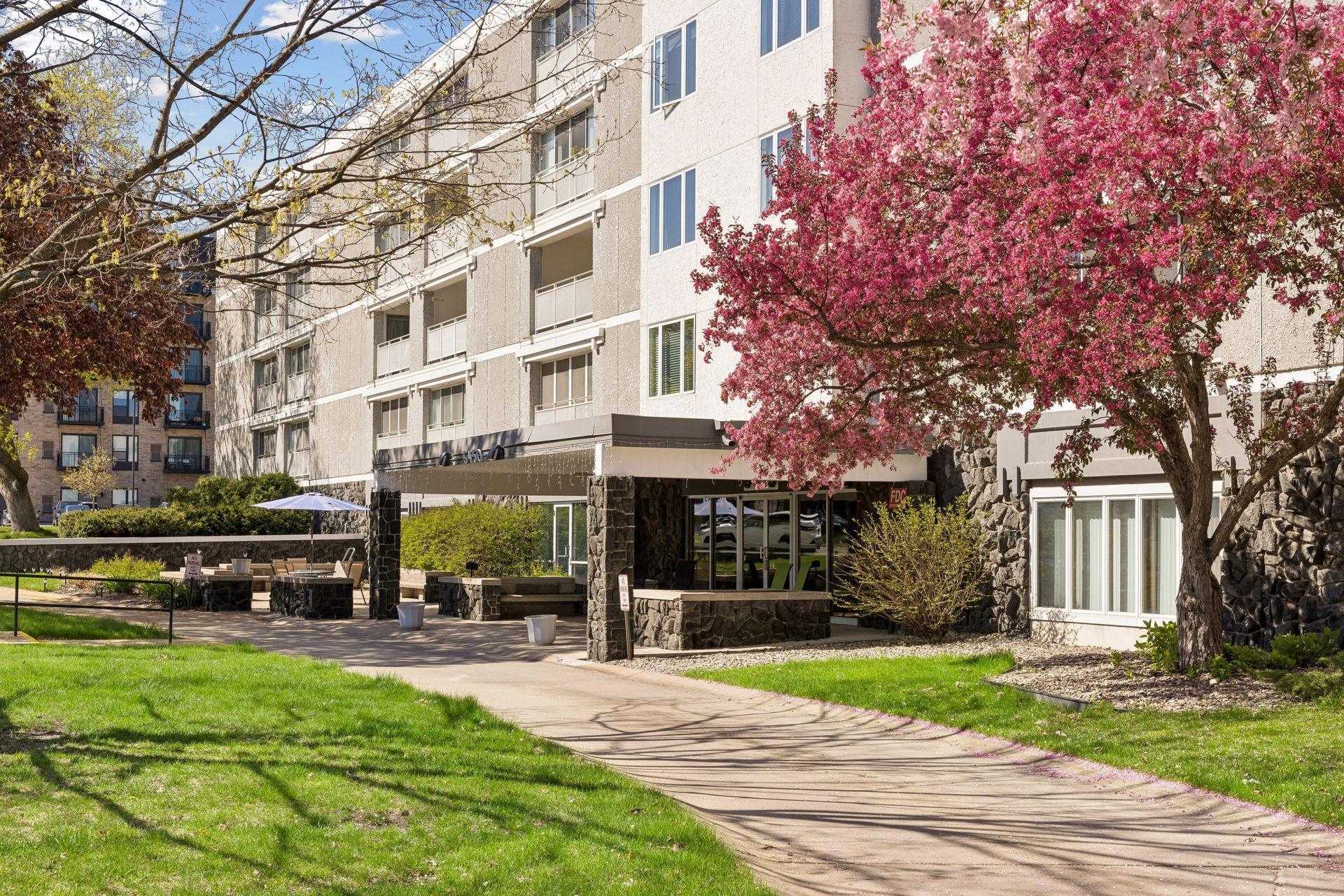 6450 York Avenue S Unit: 510