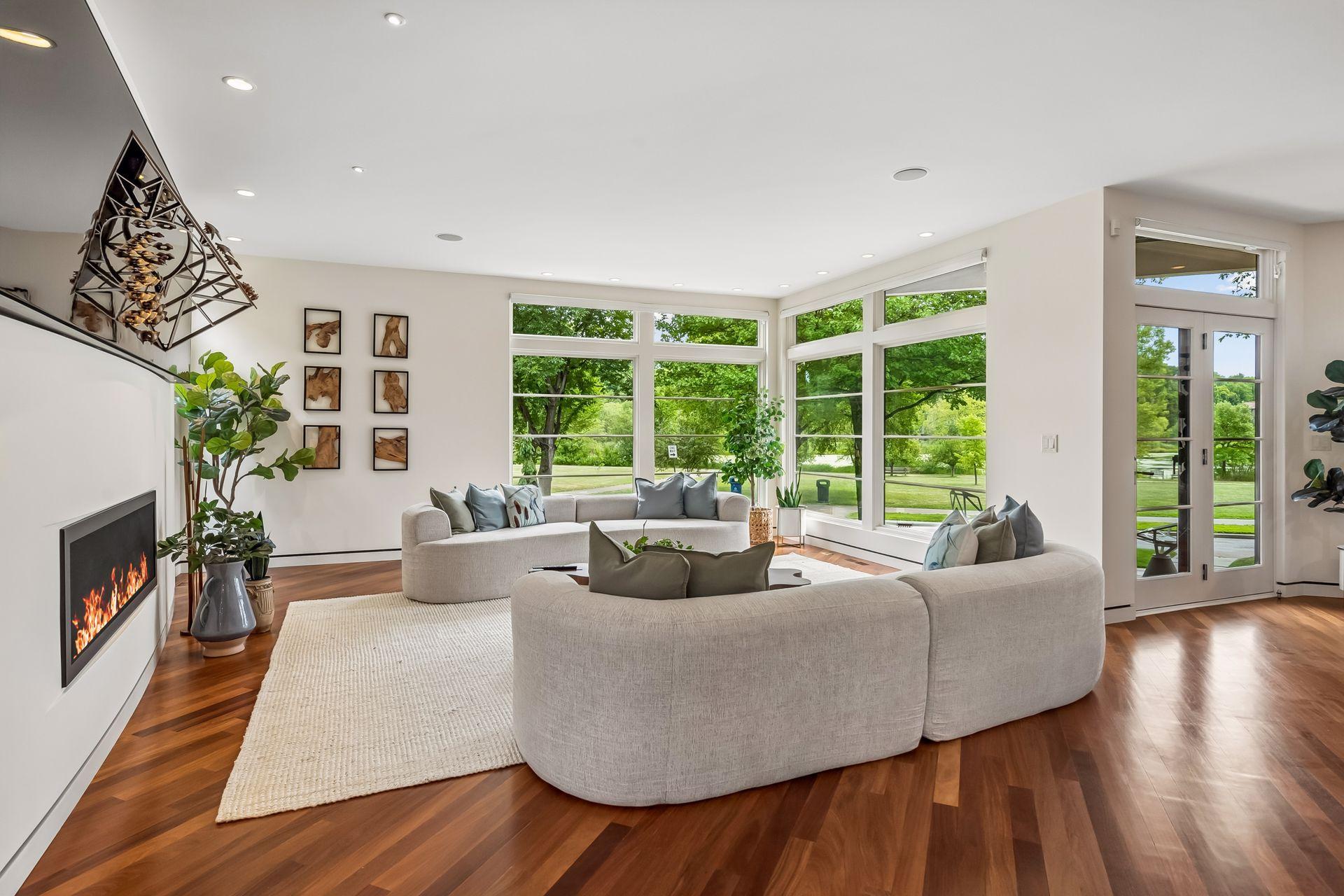 2100 W Lake Of The Isles Parkway