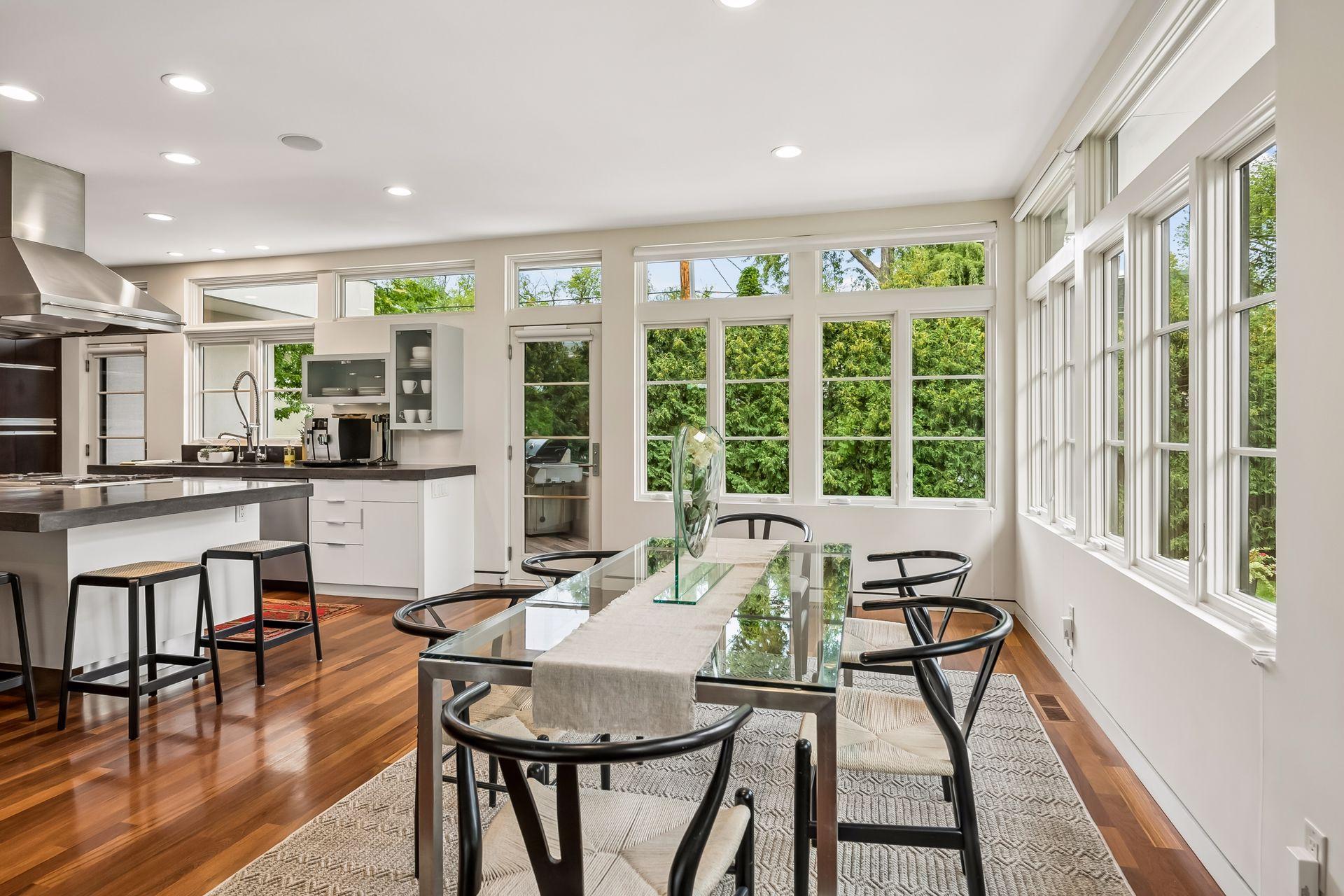 2100 W Lake Of The Isles Parkway