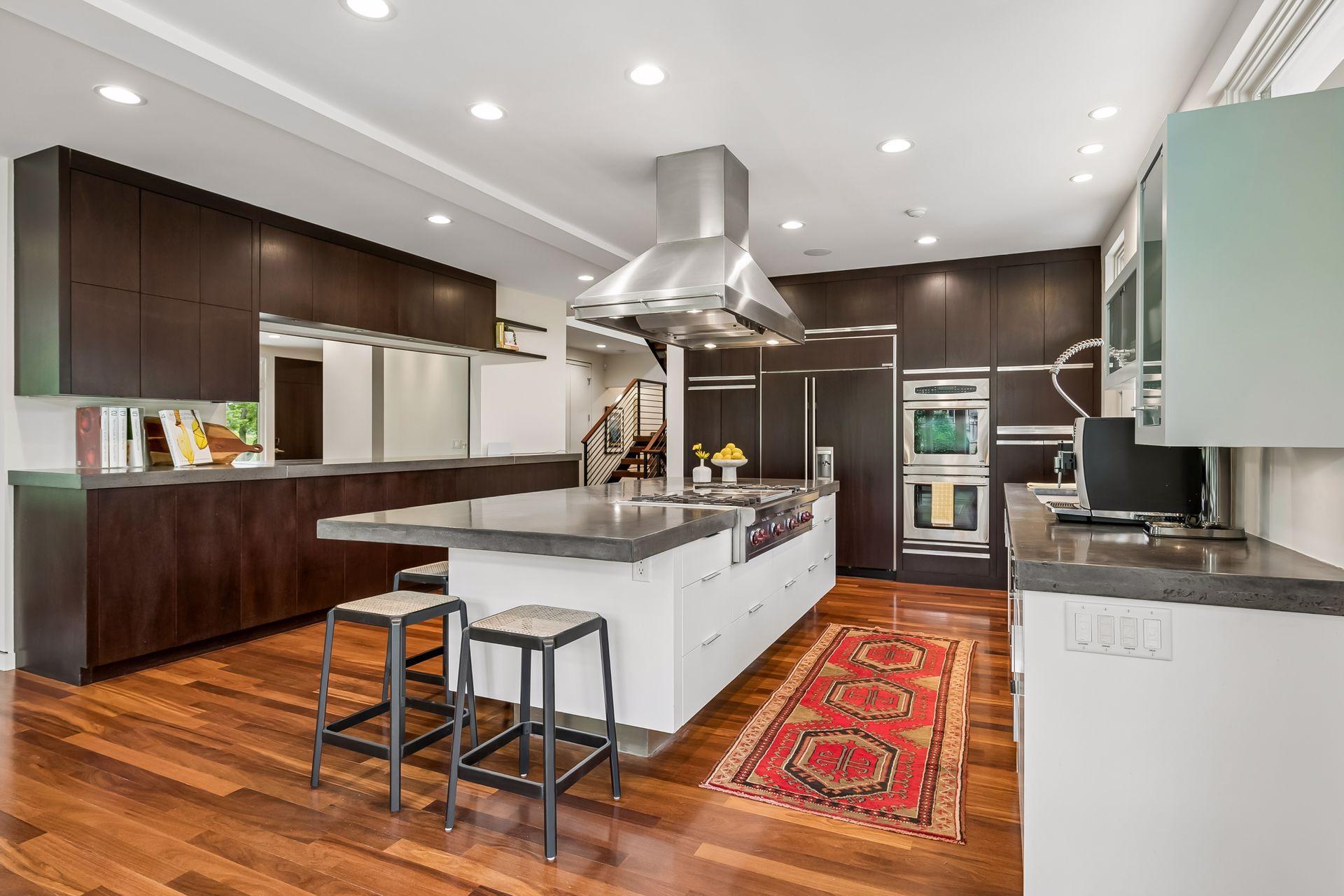 2100 W Lake Of The Isles Parkway