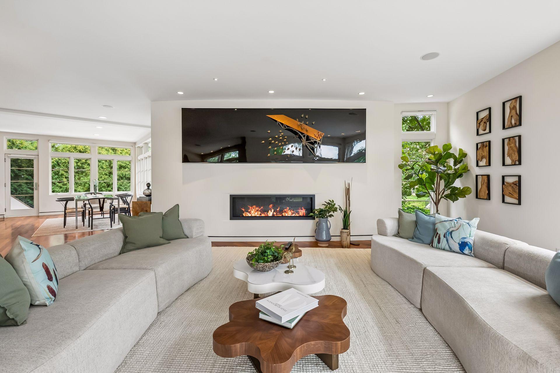 2100 W Lake Of The Isles Parkway
