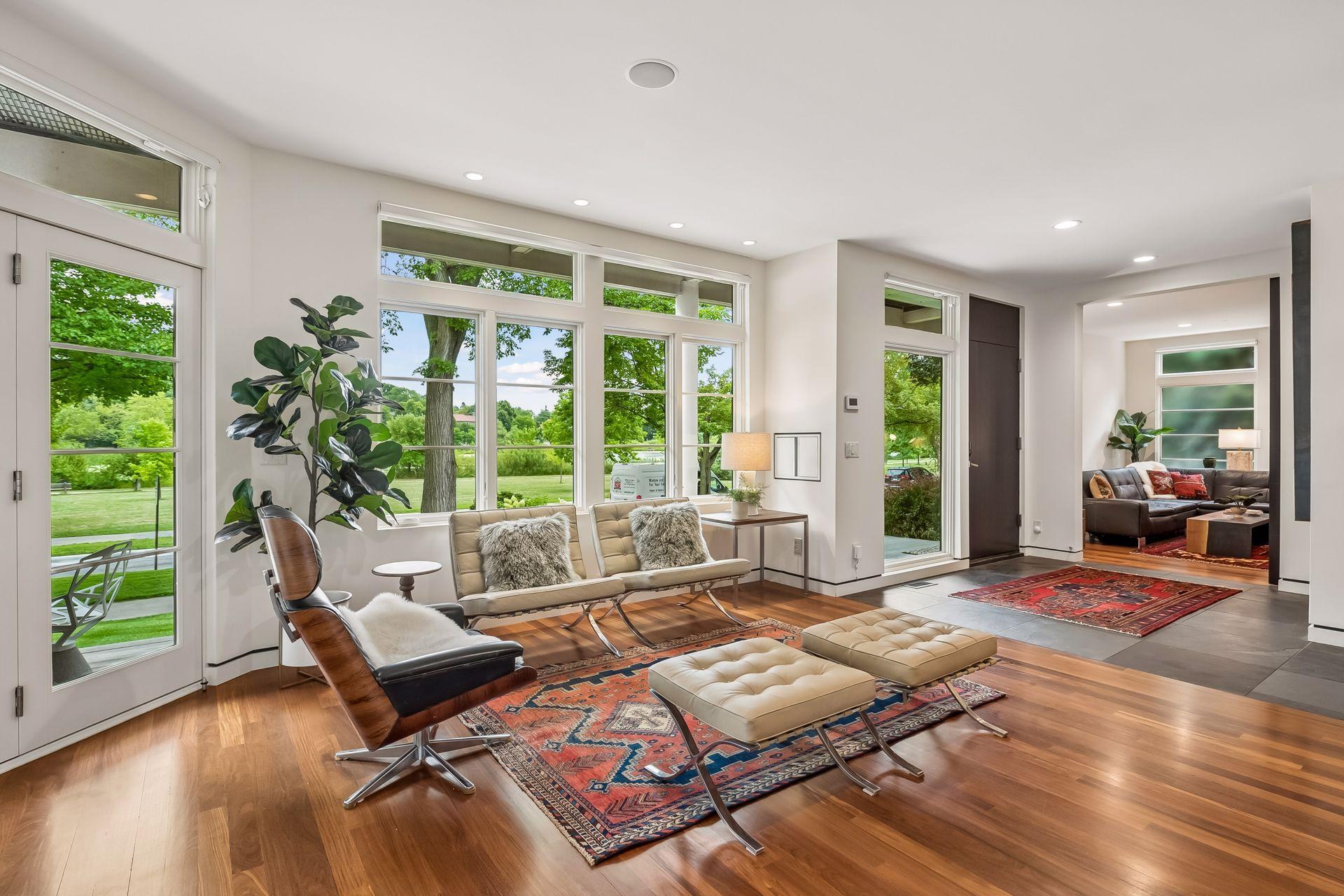 2100 W Lake Of The Isles Parkway