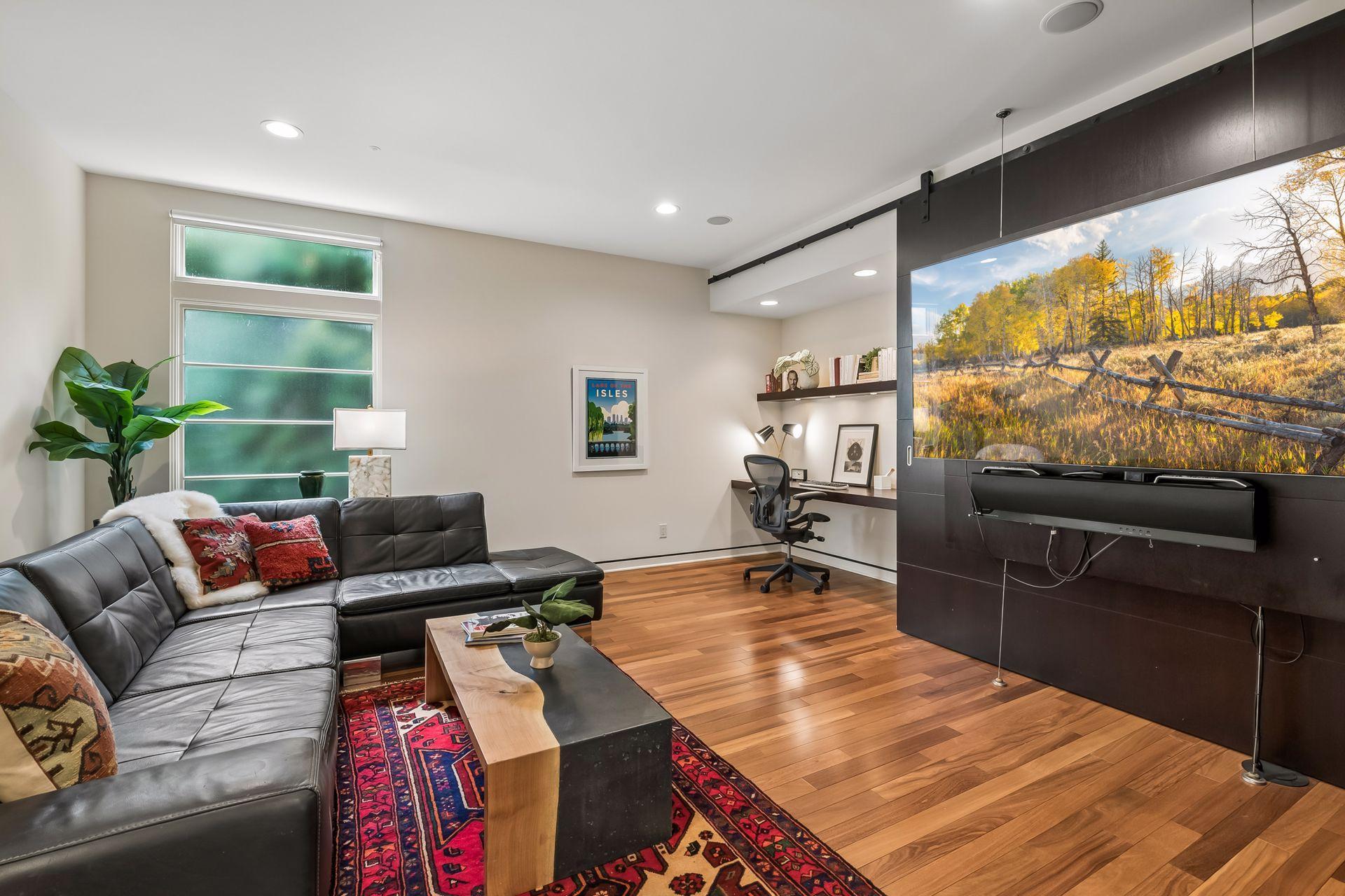 2100 W Lake Of The Isles Parkway