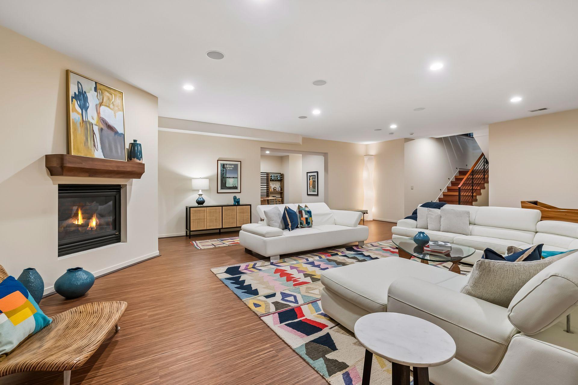 2100 W Lake Of The Isles Parkway
