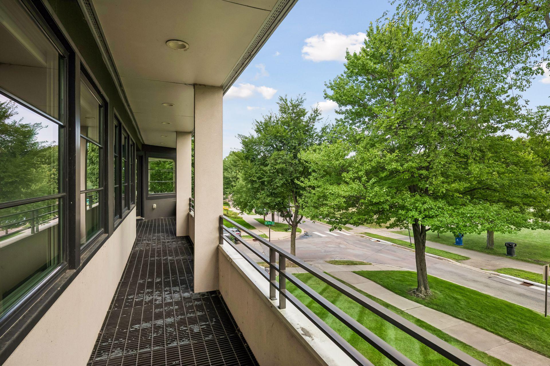 2100 W Lake Of The Isles Parkway