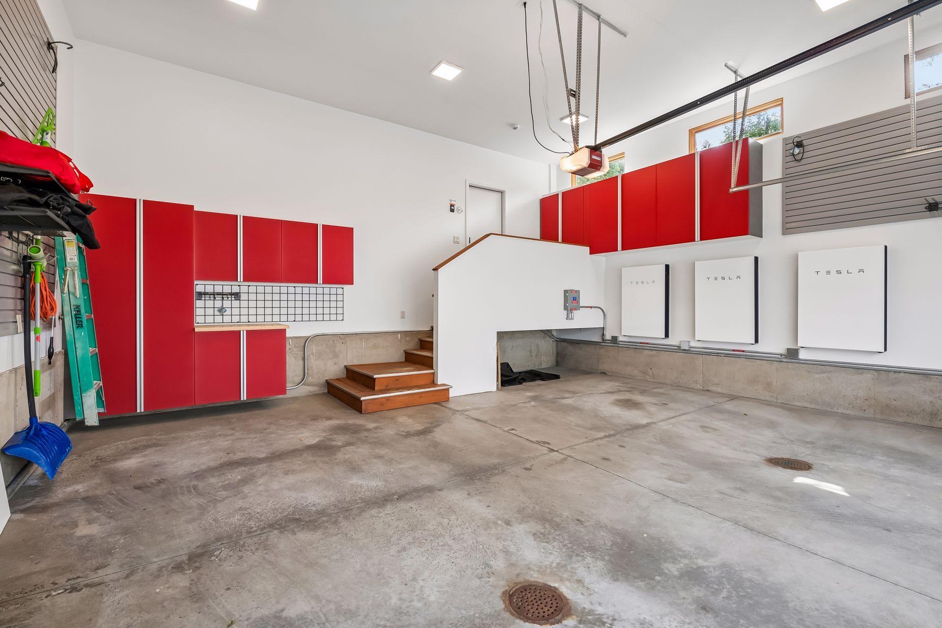 2100 W Lake Of The Isles Parkway