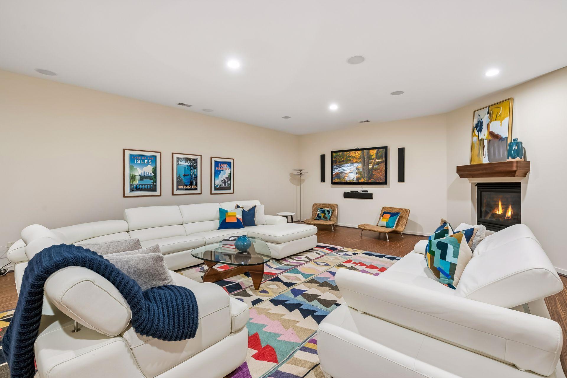 2100 W Lake Of The Isles Parkway