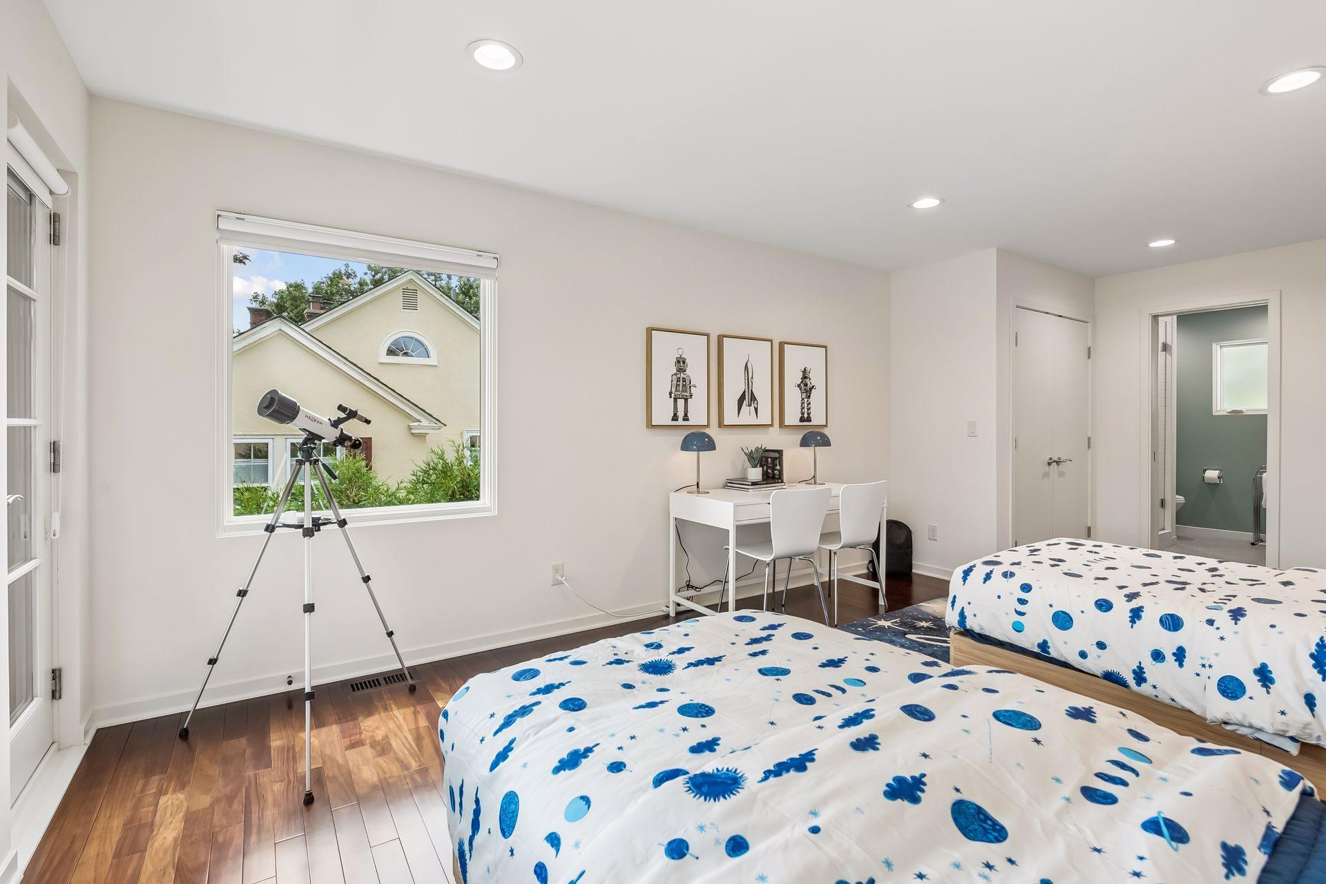 2100 W Lake Of The Isles Parkway