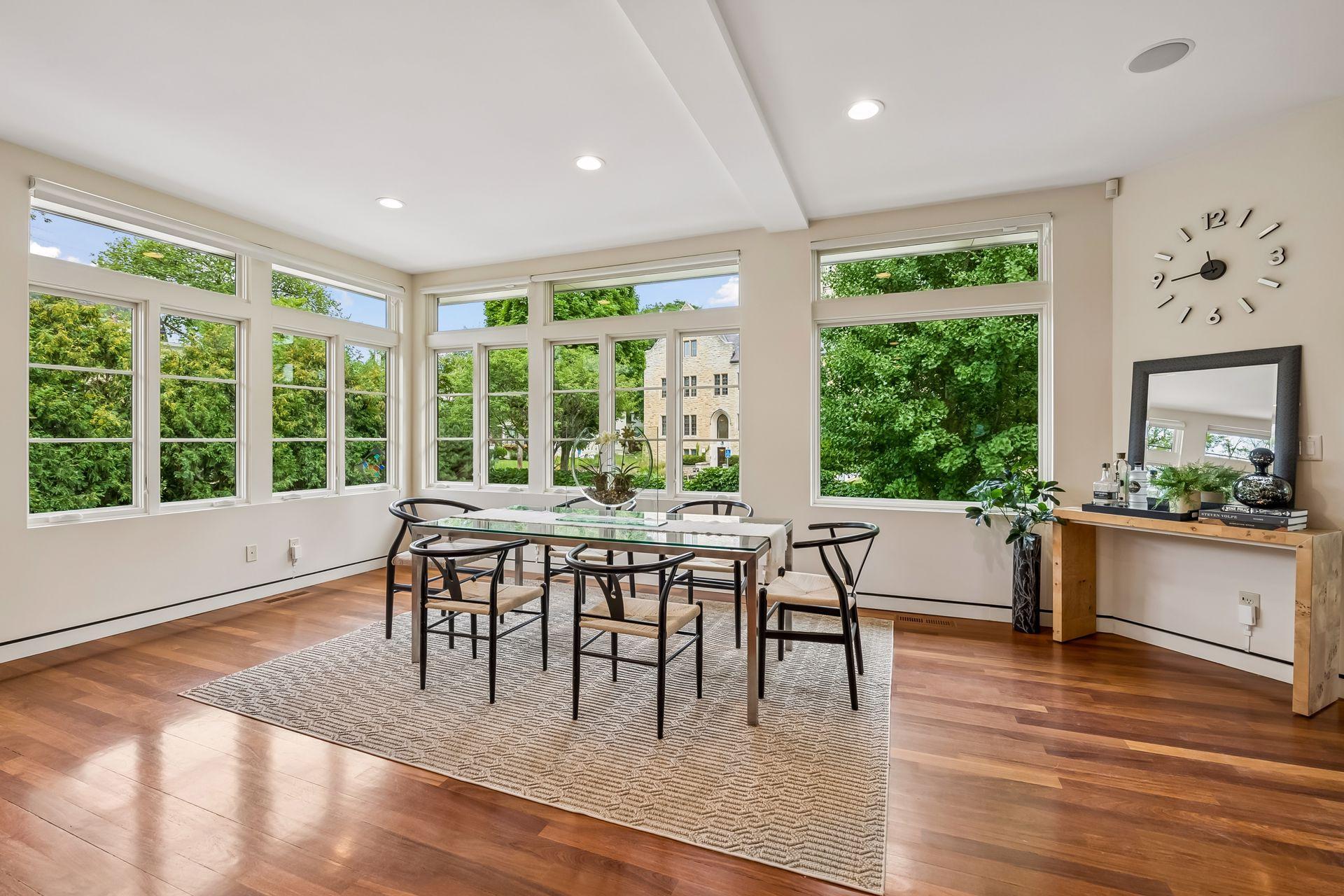 2100 W Lake Of The Isles Parkway