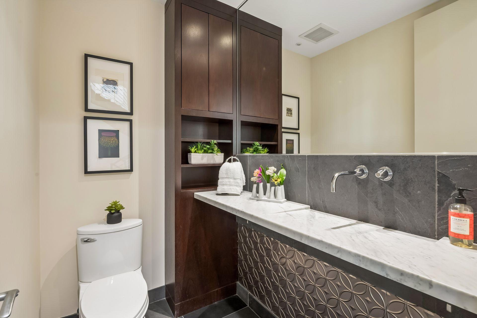 2100 W Lake Of The Isles Parkway
