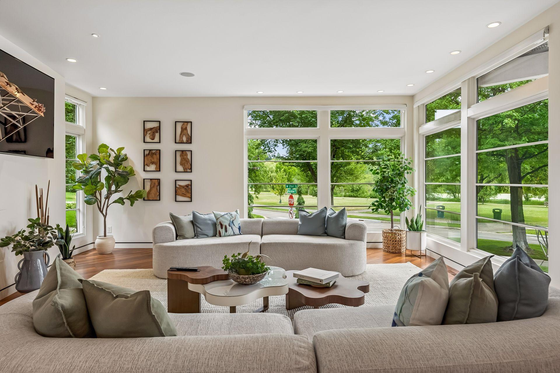 2100 W Lake Of The Isles Parkway