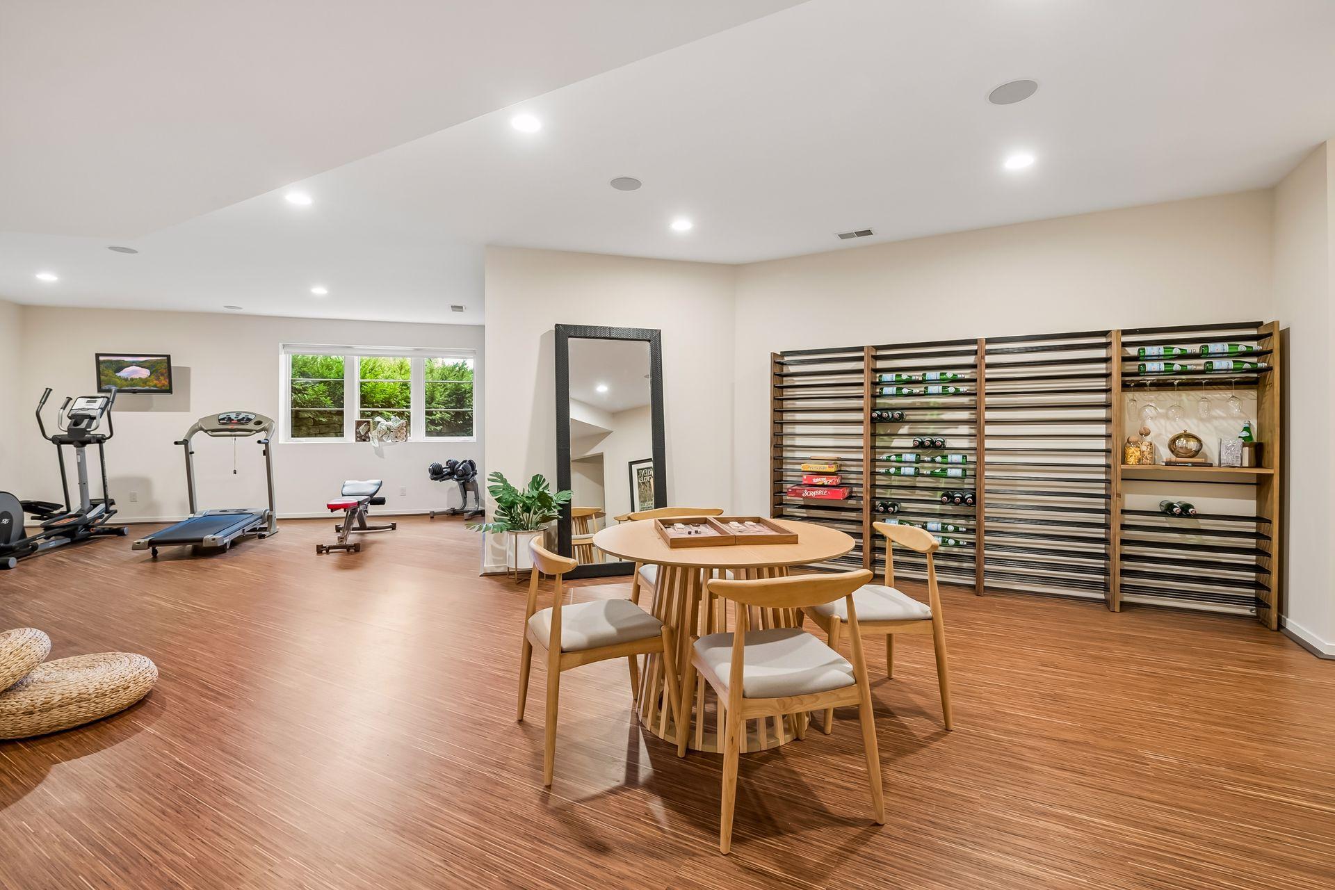 2100 W Lake Of The Isles Parkway