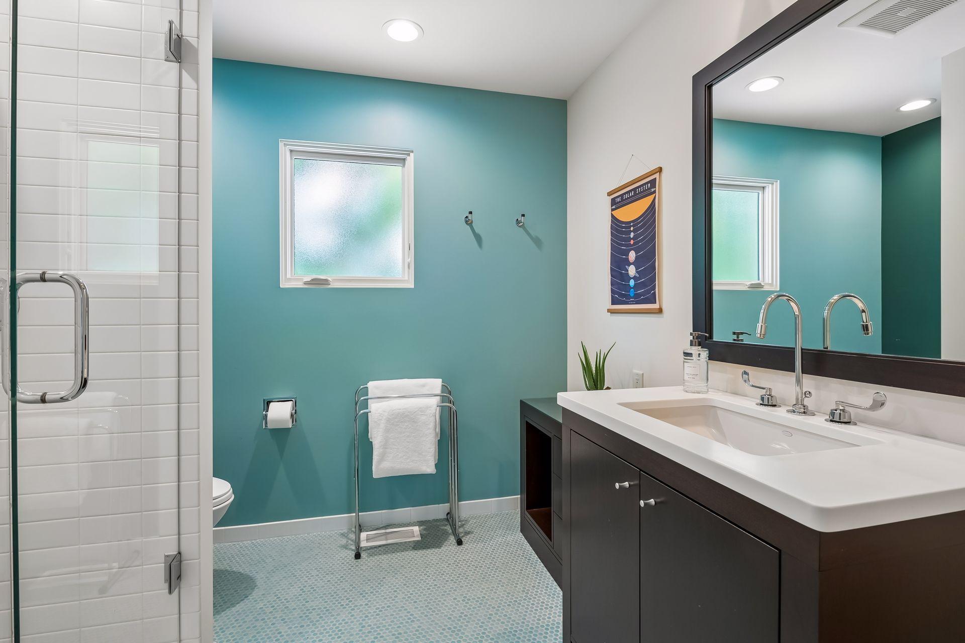 2100 W Lake Of The Isles Parkway