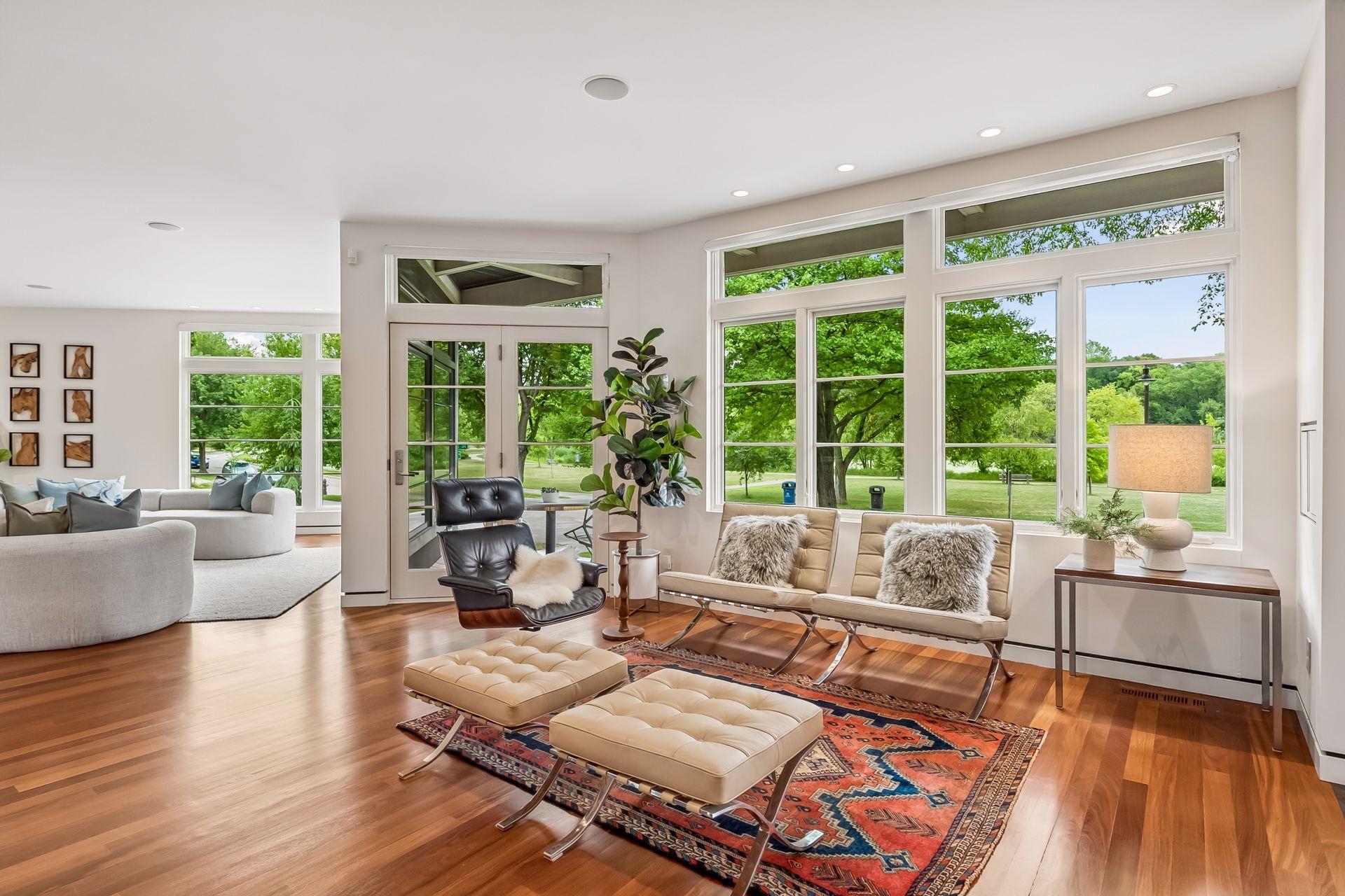 2100 W Lake Of The Isles Parkway