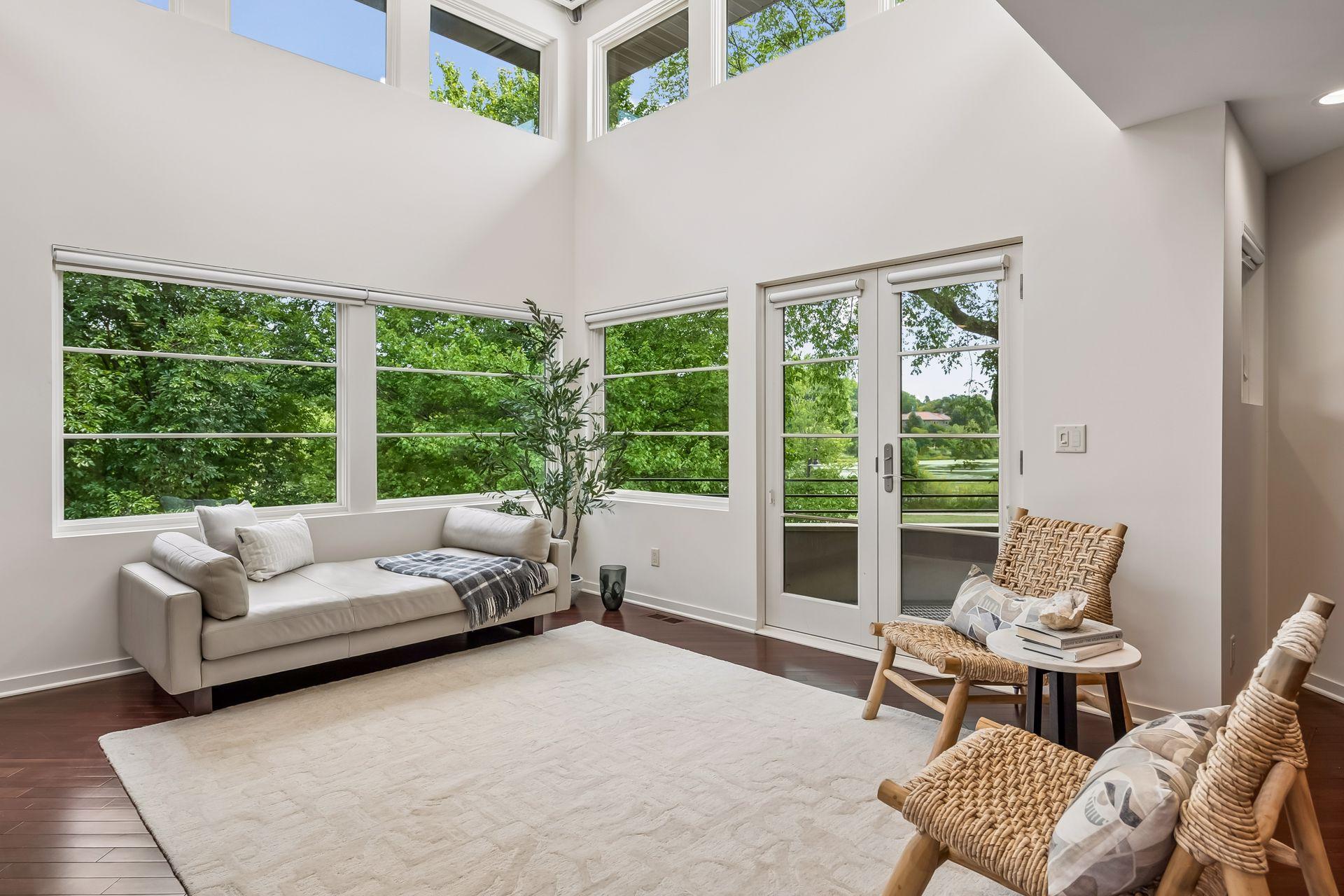 2100 W Lake Of The Isles Parkway