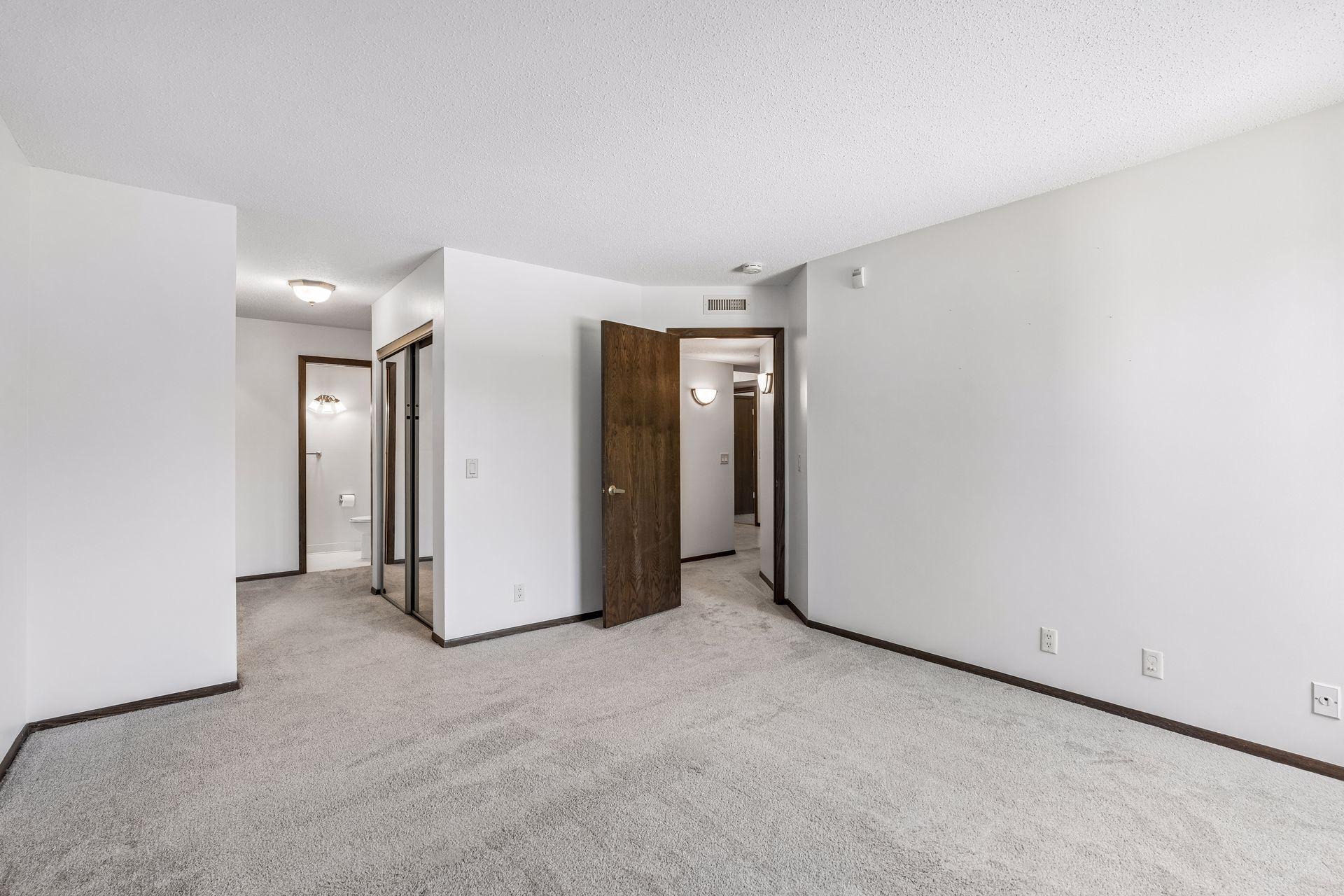 4710 58th Avenue N Unit: 201