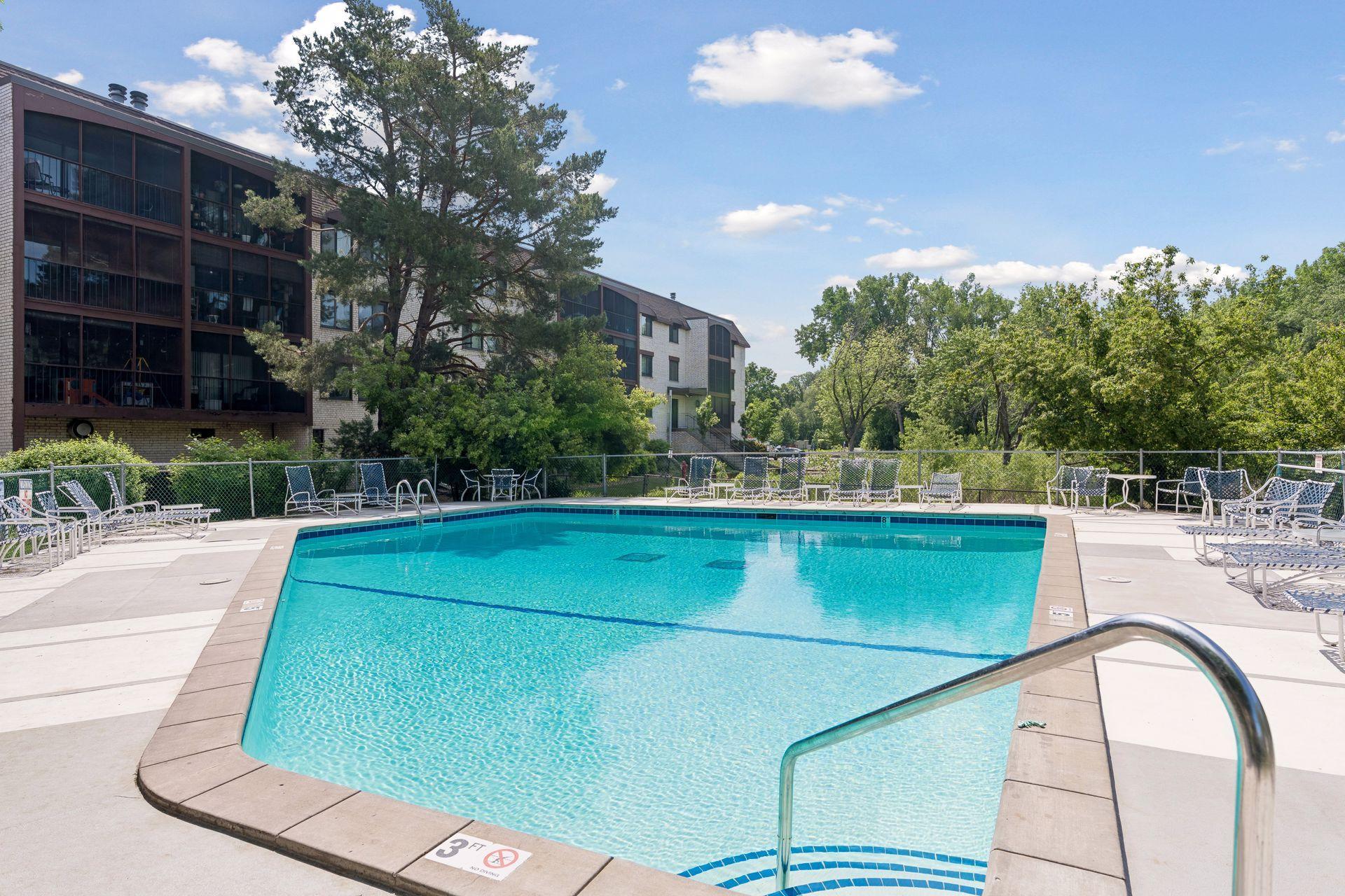 4710 58th Avenue N Unit: 201