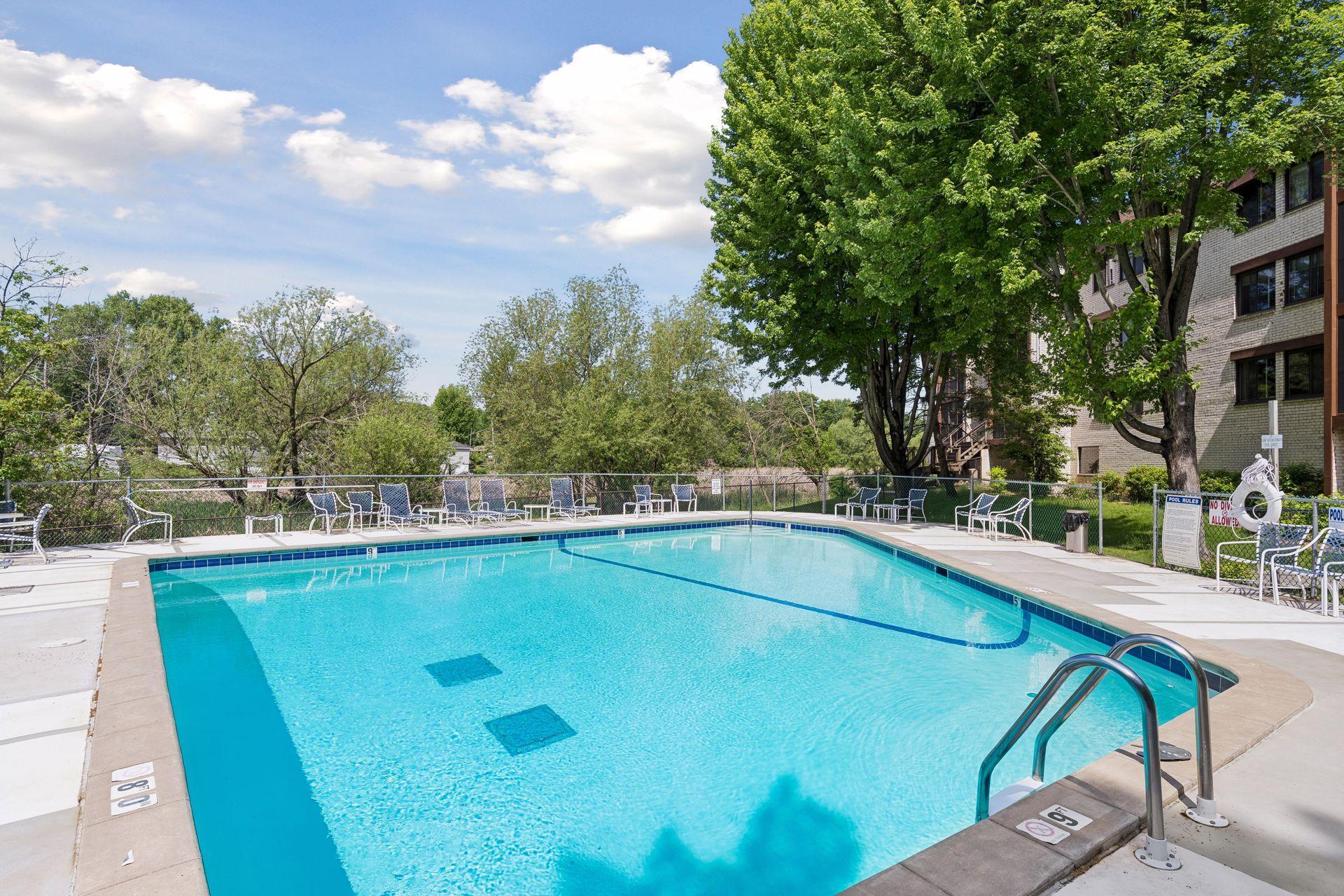 4710 58th Avenue N Unit: 201