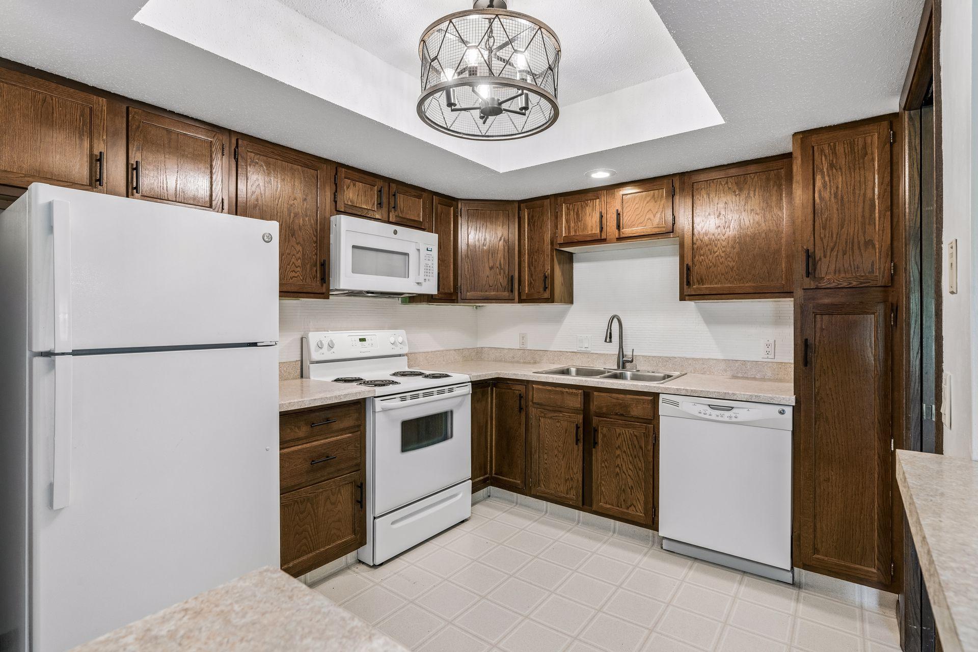 4710 58th Avenue N Unit: 201