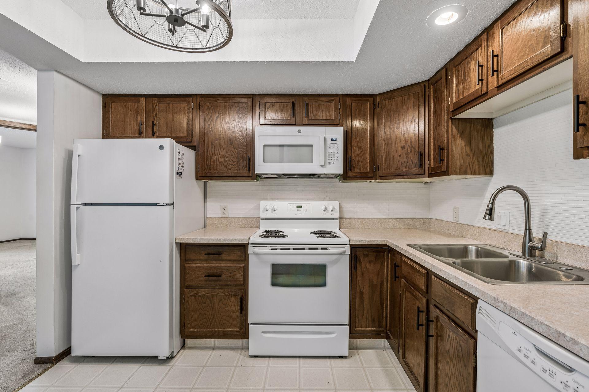 4710 58th Avenue N Unit: 201