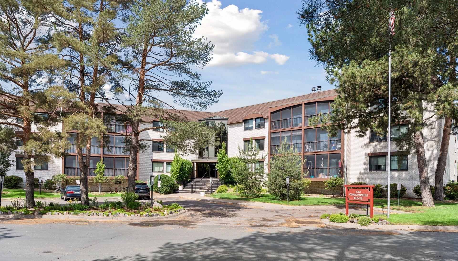 4710 58th Avenue N Unit: 201